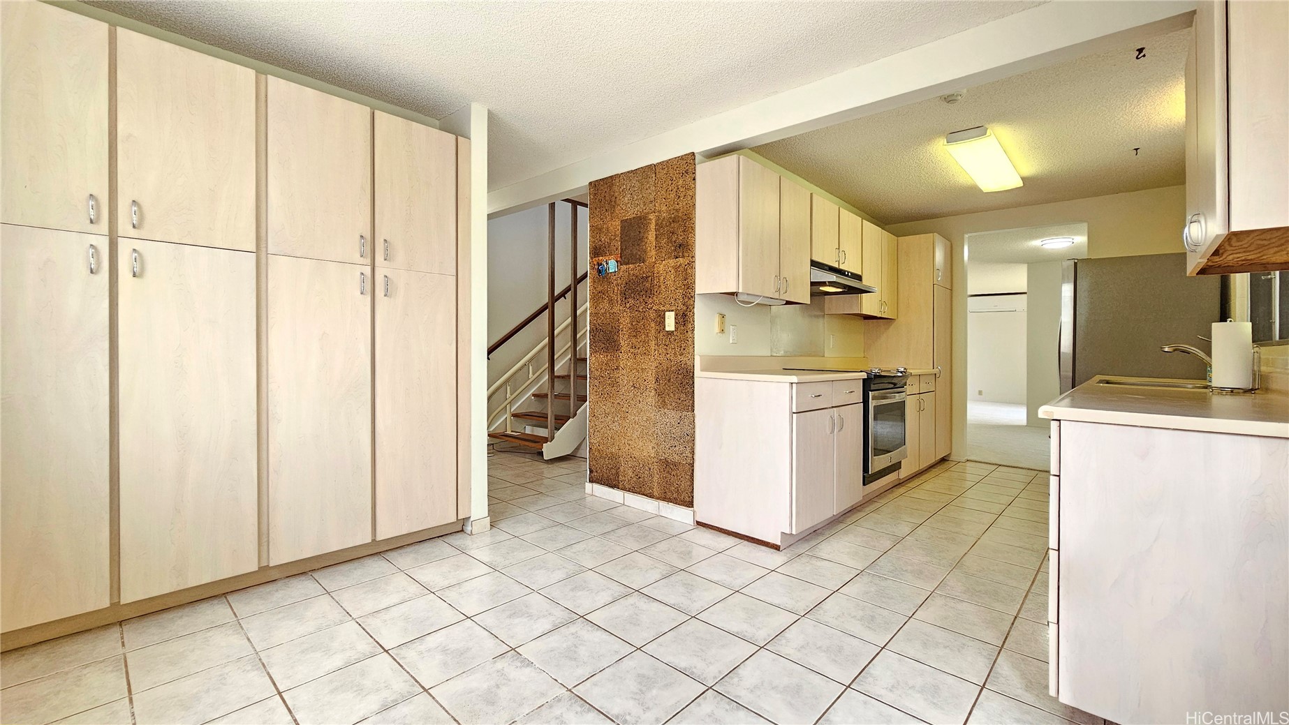 970 Apokula Place Property Photo 15