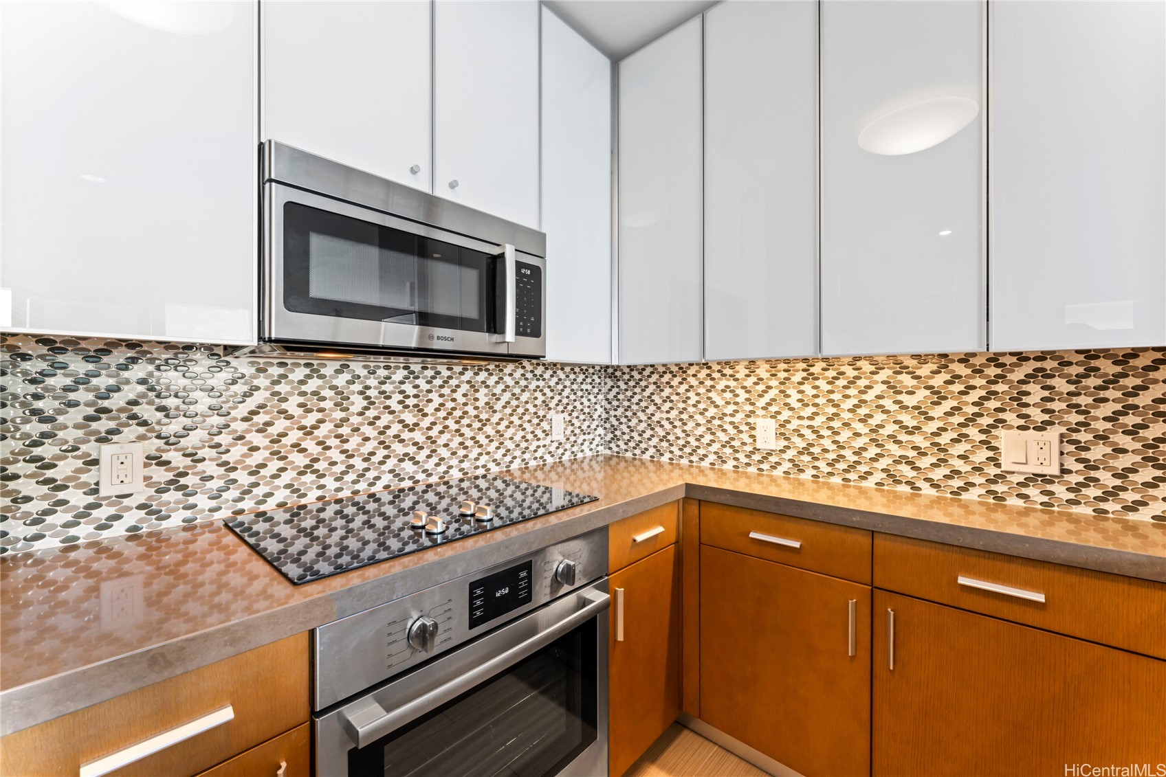 600 Ala Moana Boulevard 3304 Property Photo 4