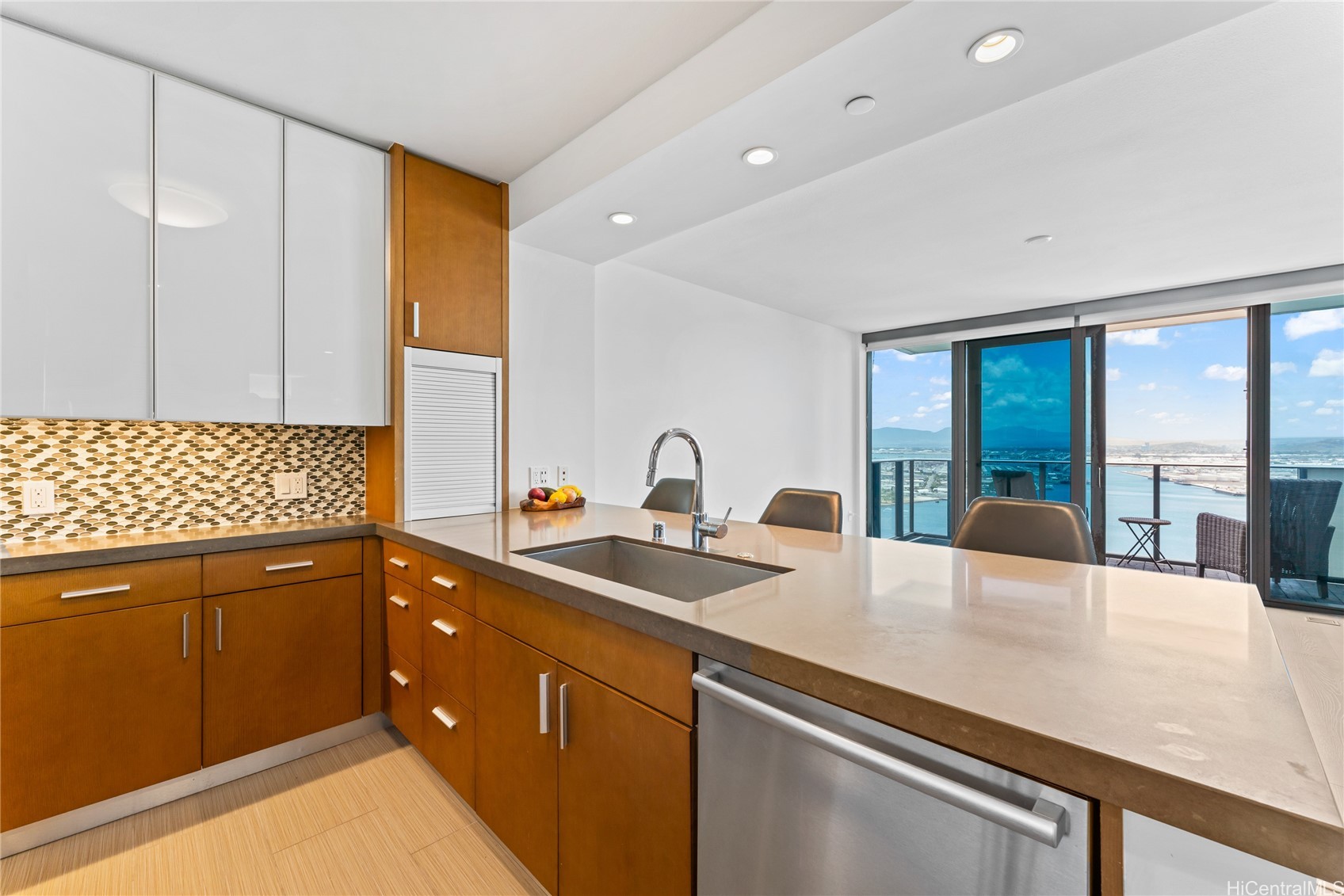600 Ala Moana Boulevard 3304 Property Photo 5