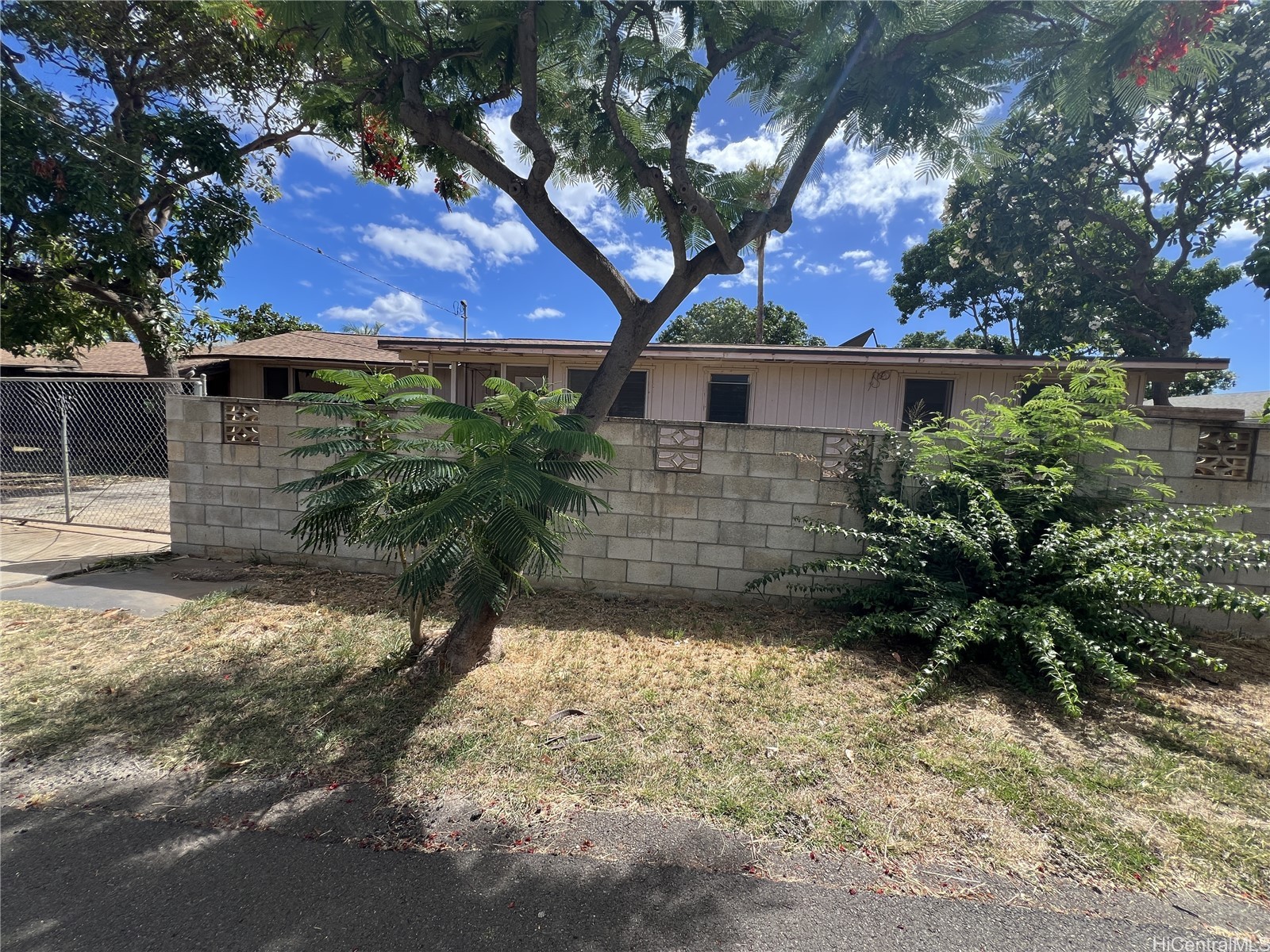 84-760 Upena Street Property Photo 1