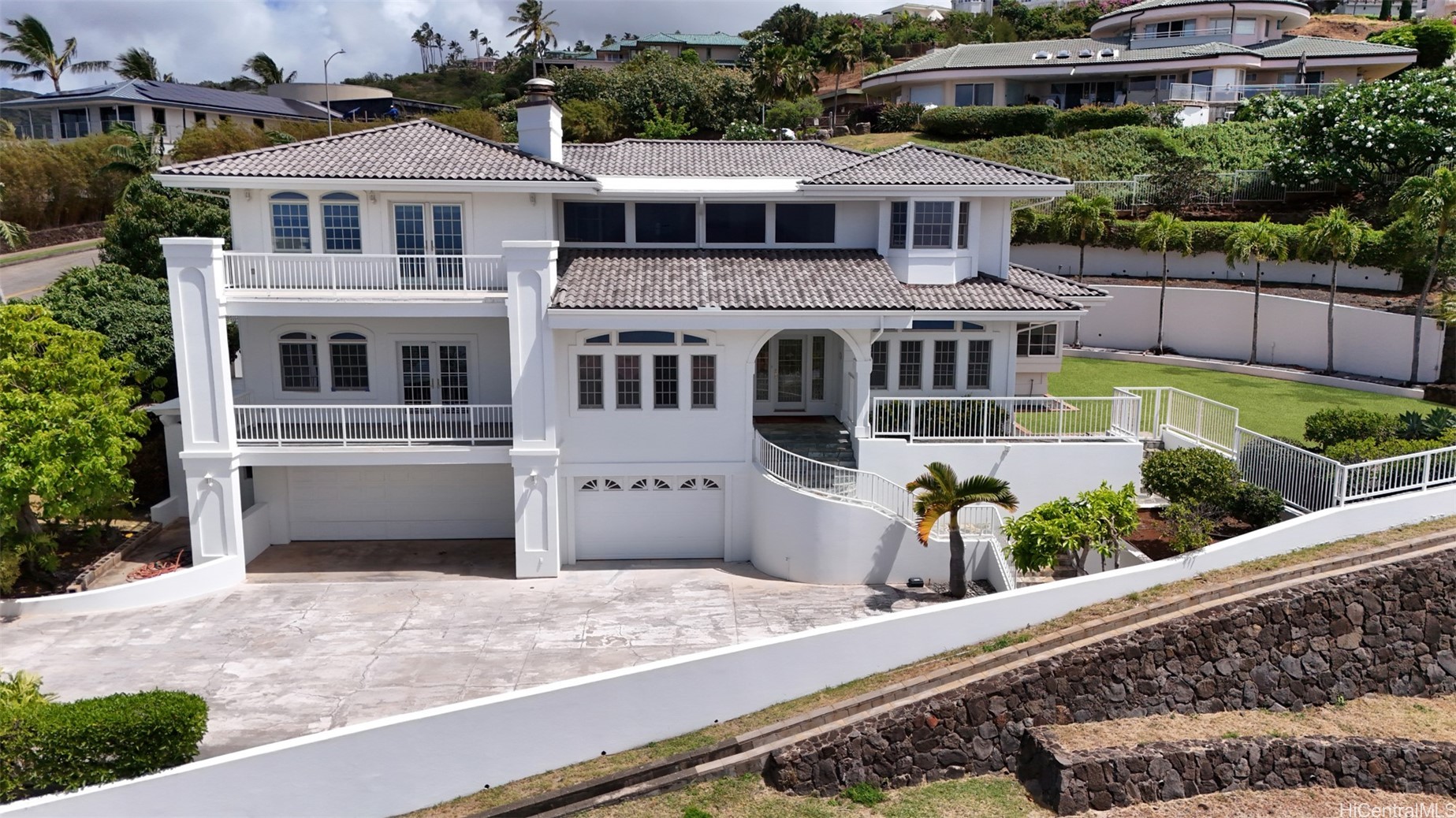 399 Puuikena Drive Property Photo 1