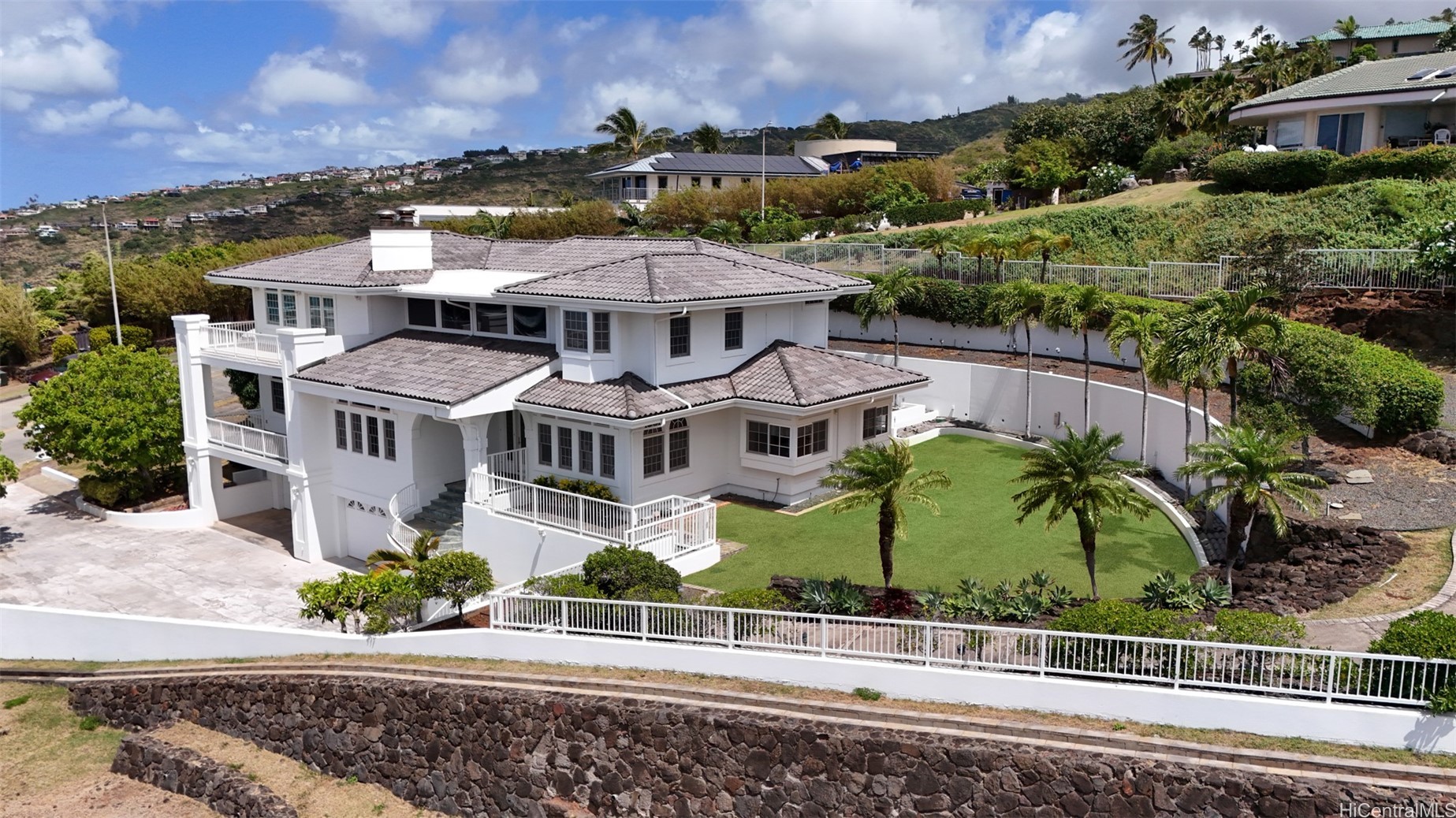 399 Puuikena Drive Property Photo 2