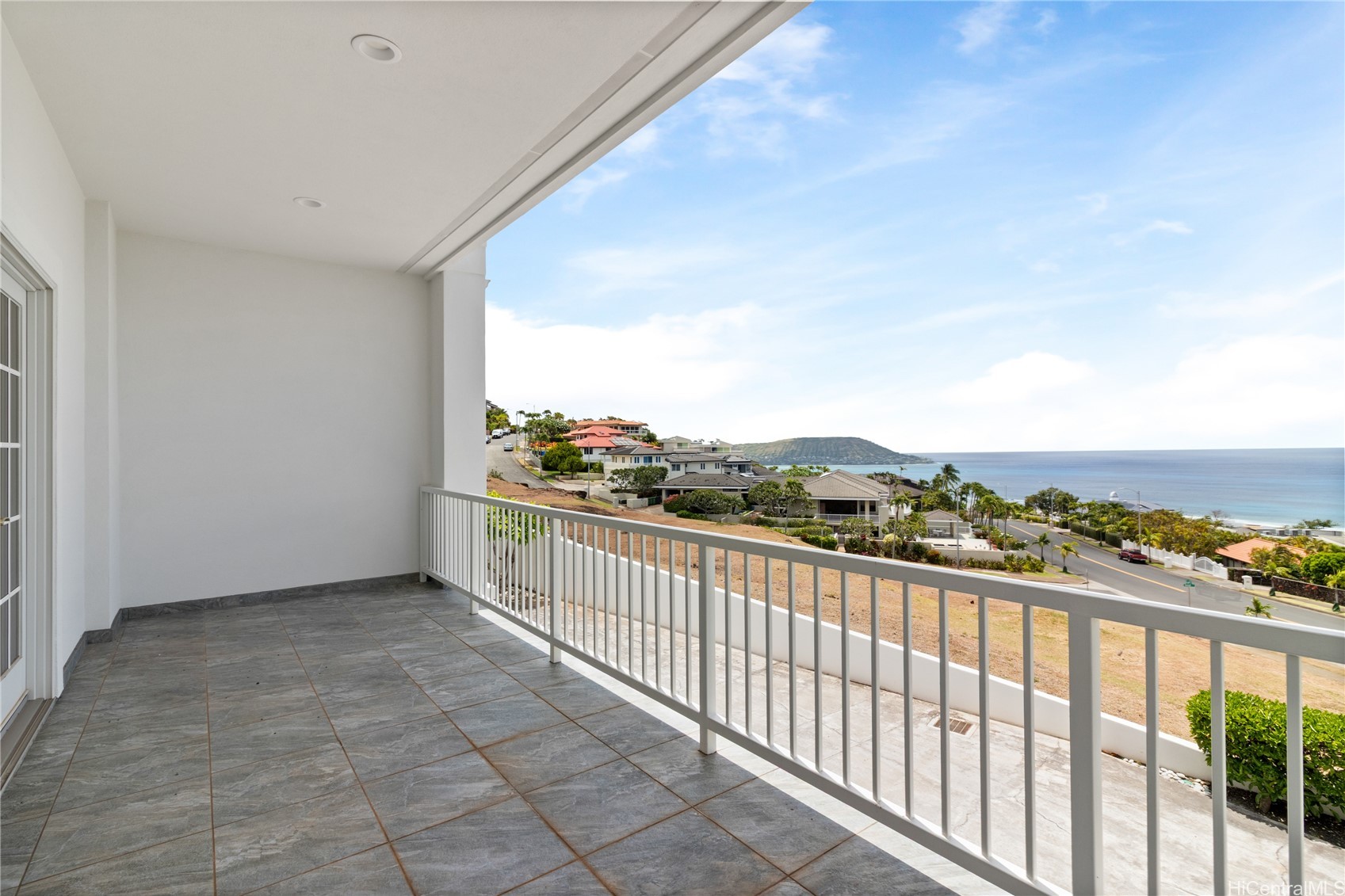399 Puuikena Drive Property Photo 12
