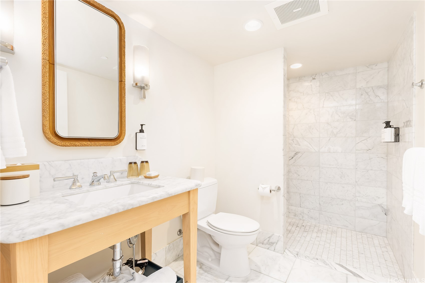 223 Saratoga Road 2011 Property Photo 16