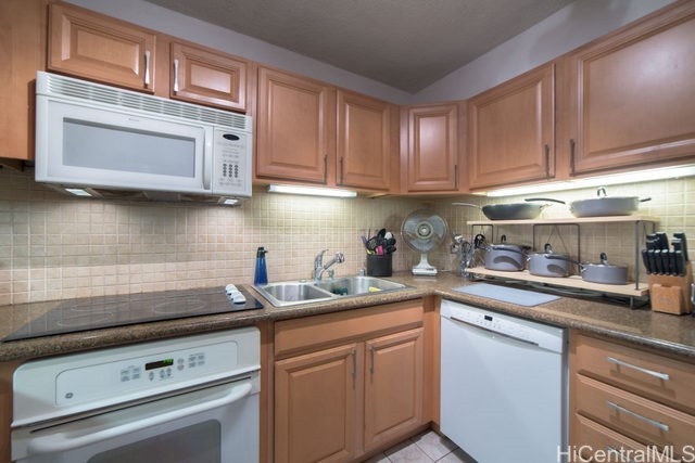 155 Paoakalani Avenue 1004 Property Photo 5