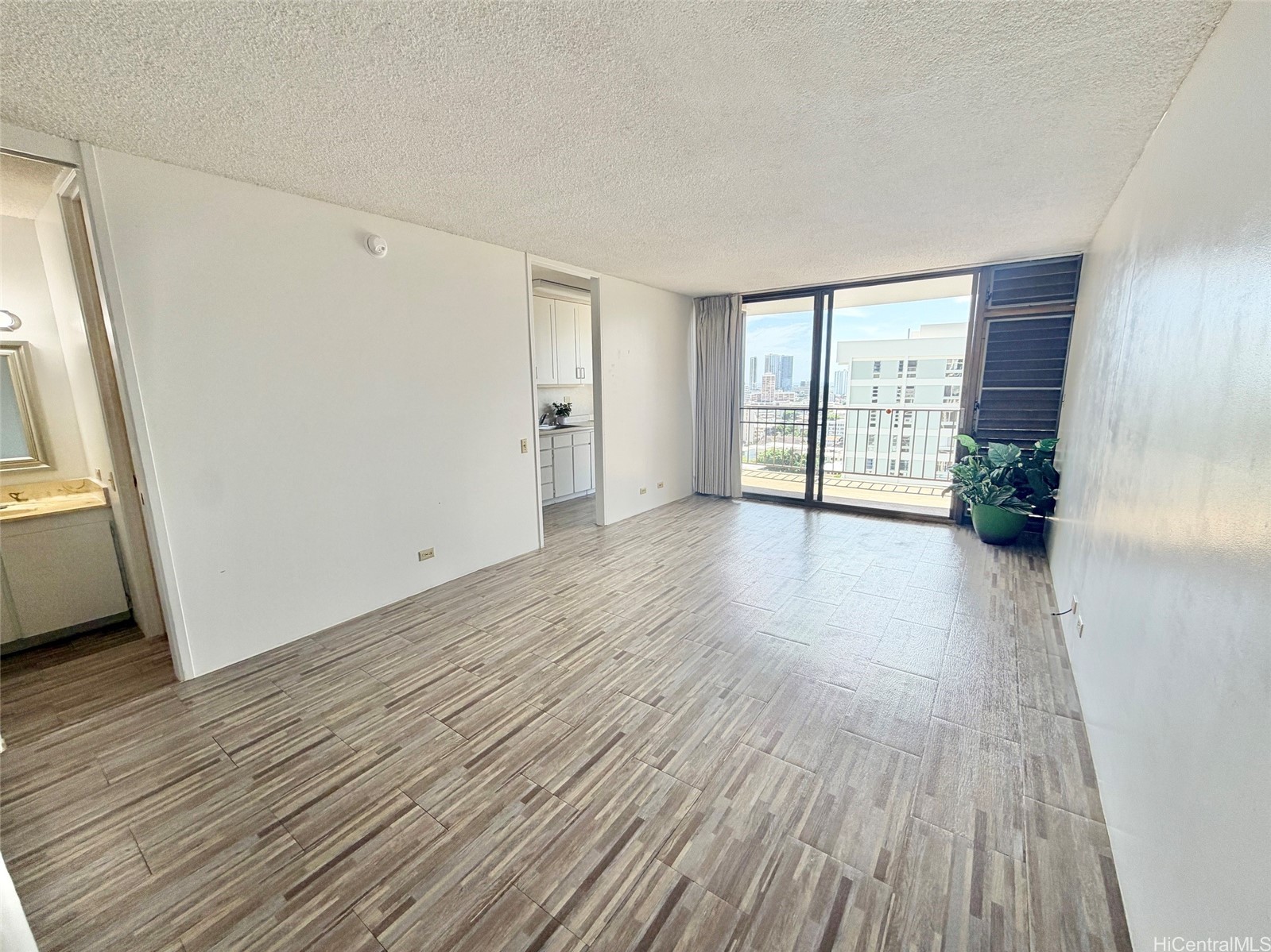 1630 Liholiho Street 1404 Property Photo 8
