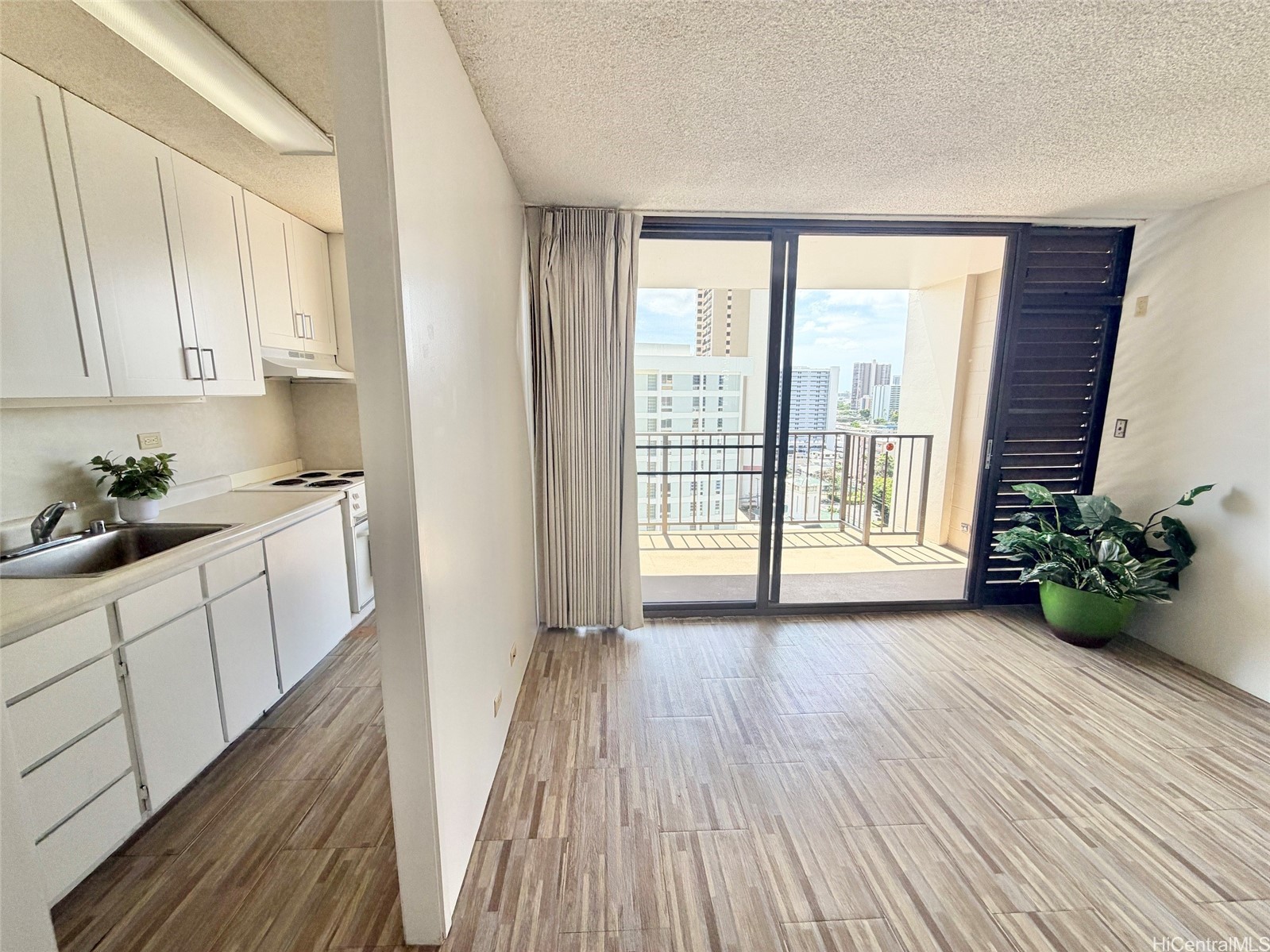 1630 Liholiho Street 1404 Property Photo 10