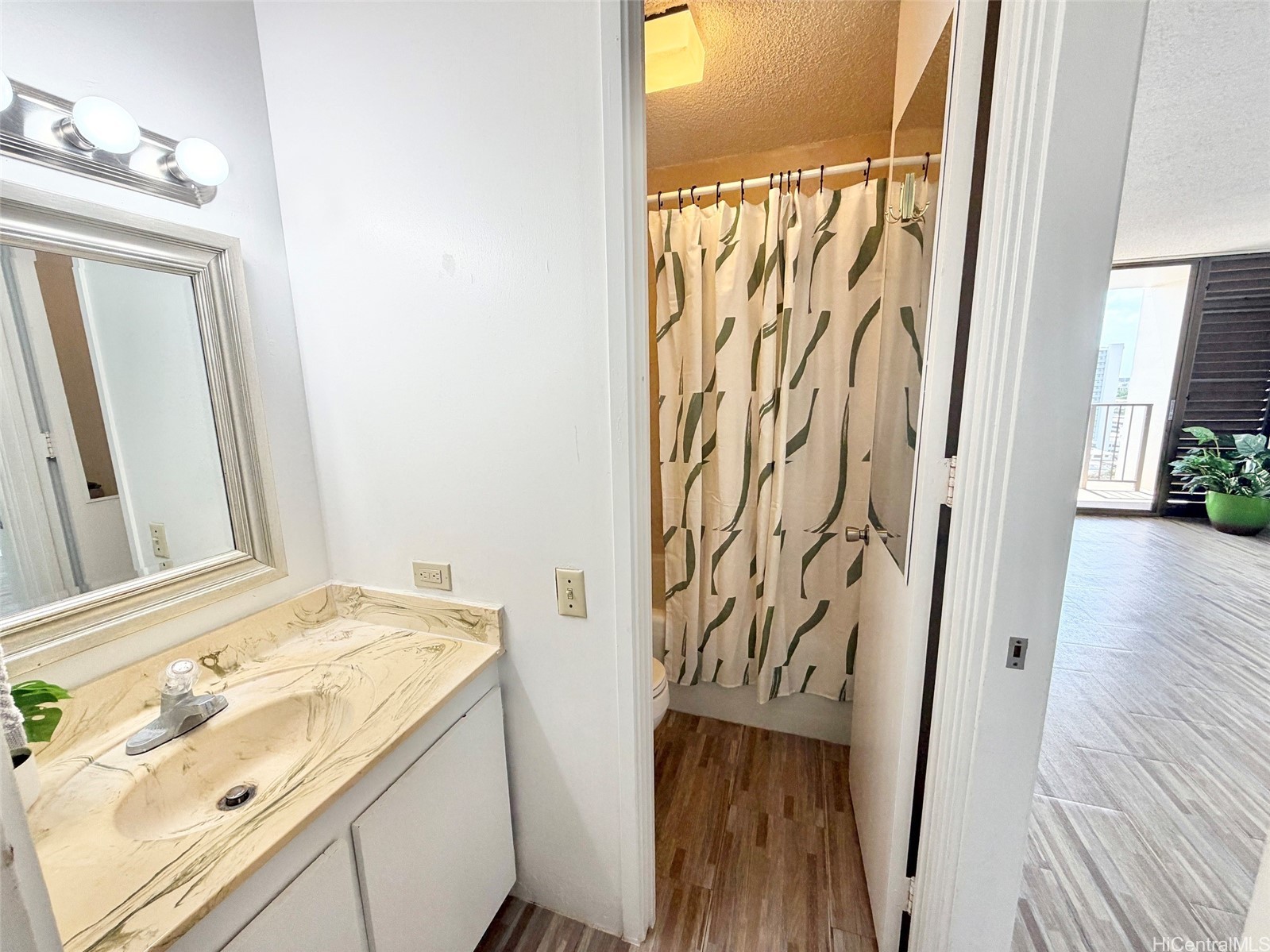 1630 Liholiho Street 1404 Property Photo 13