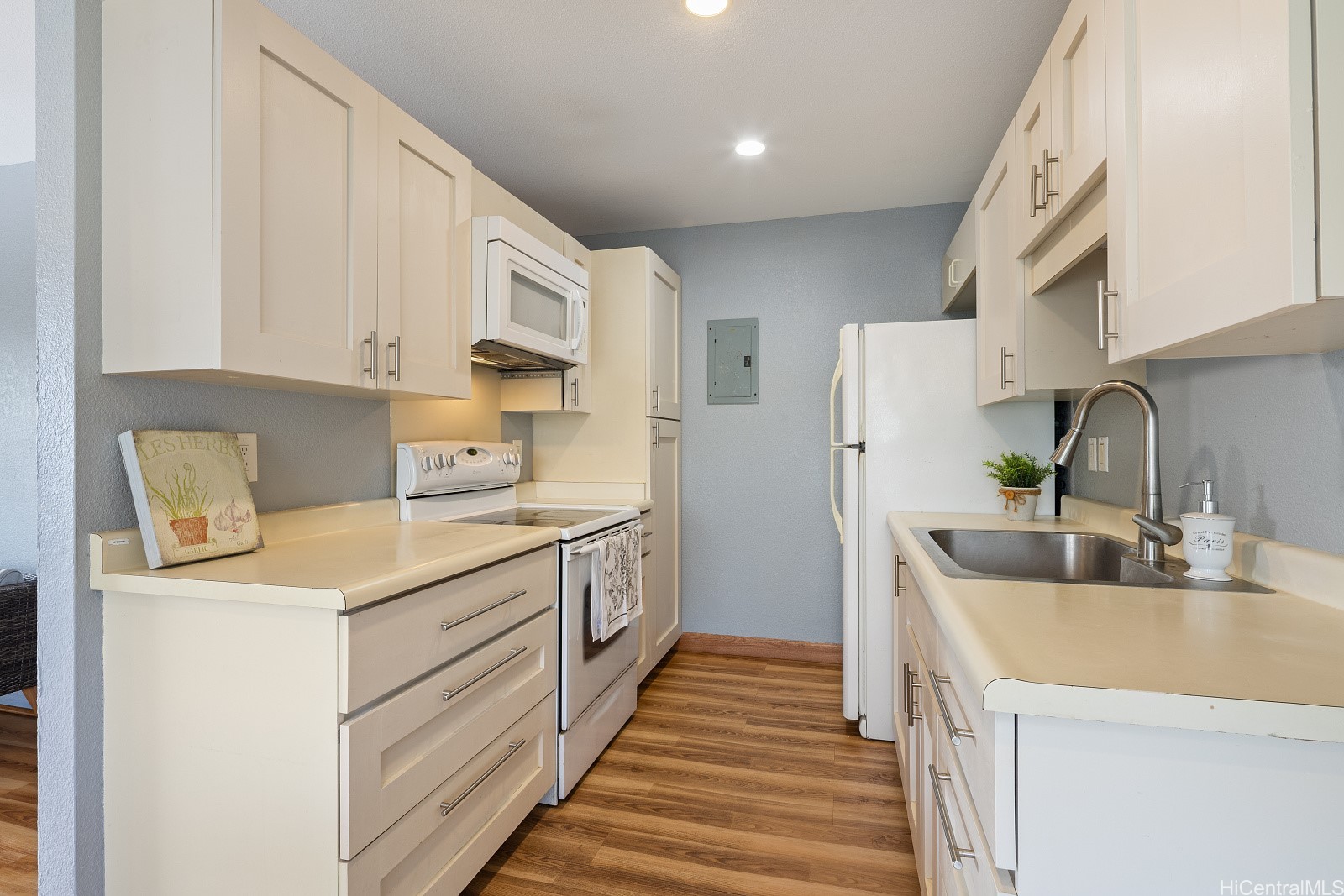 94-1037 Paha Place S-7 Property Photo 11