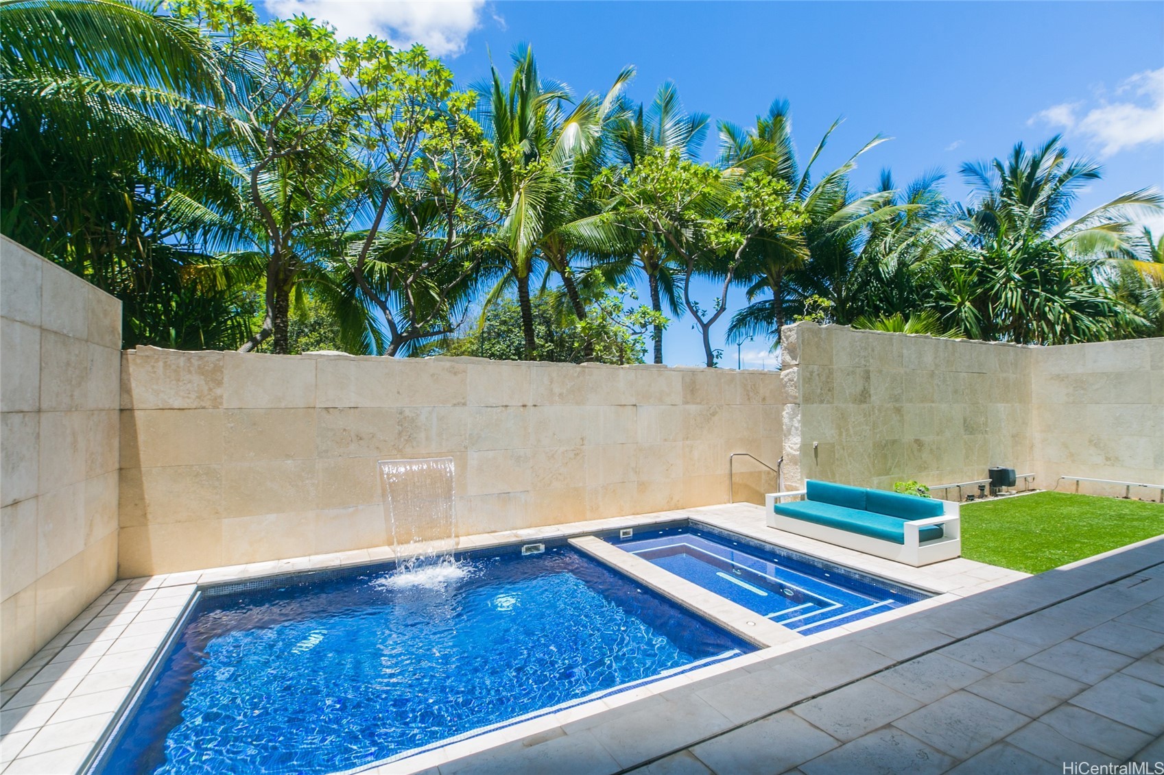 1118 Ala Moana Boulevard 2 Property Photo 3