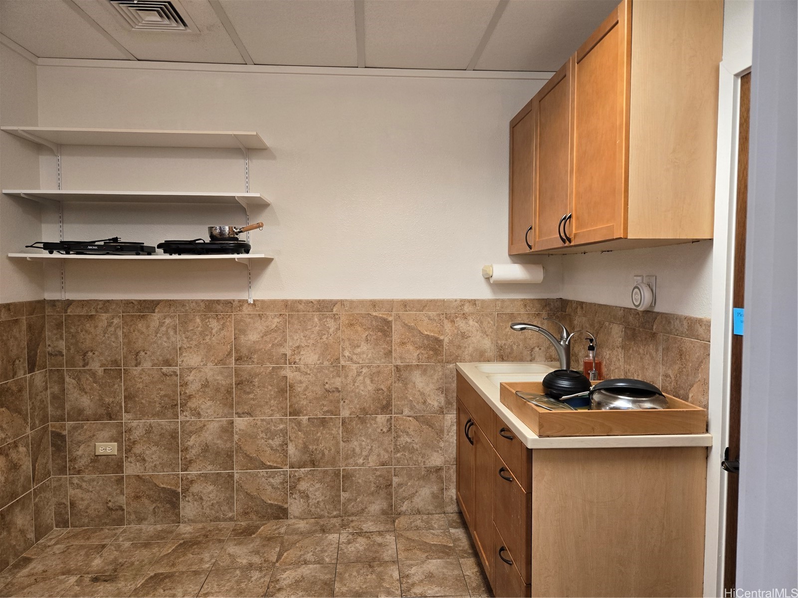 400 Hobron Lane V3 Property Photo 6