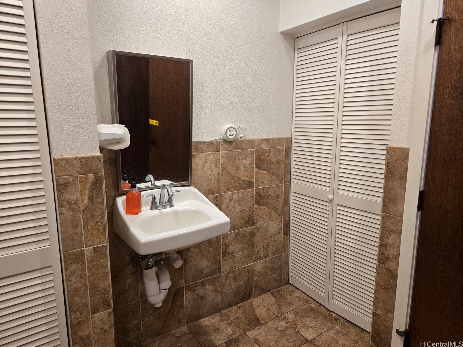 400 Hobron Lane V3 Property Photo 7