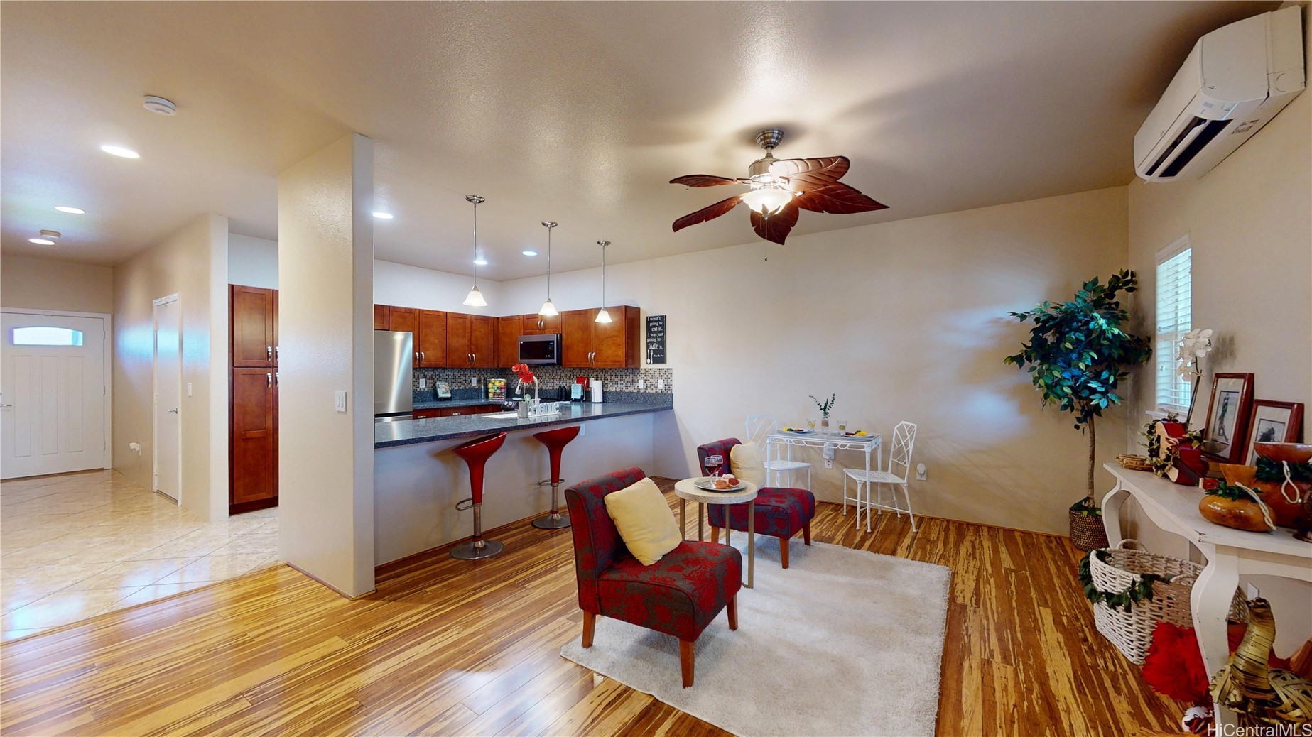 422 Kunehi Street 806 Property Photo 1