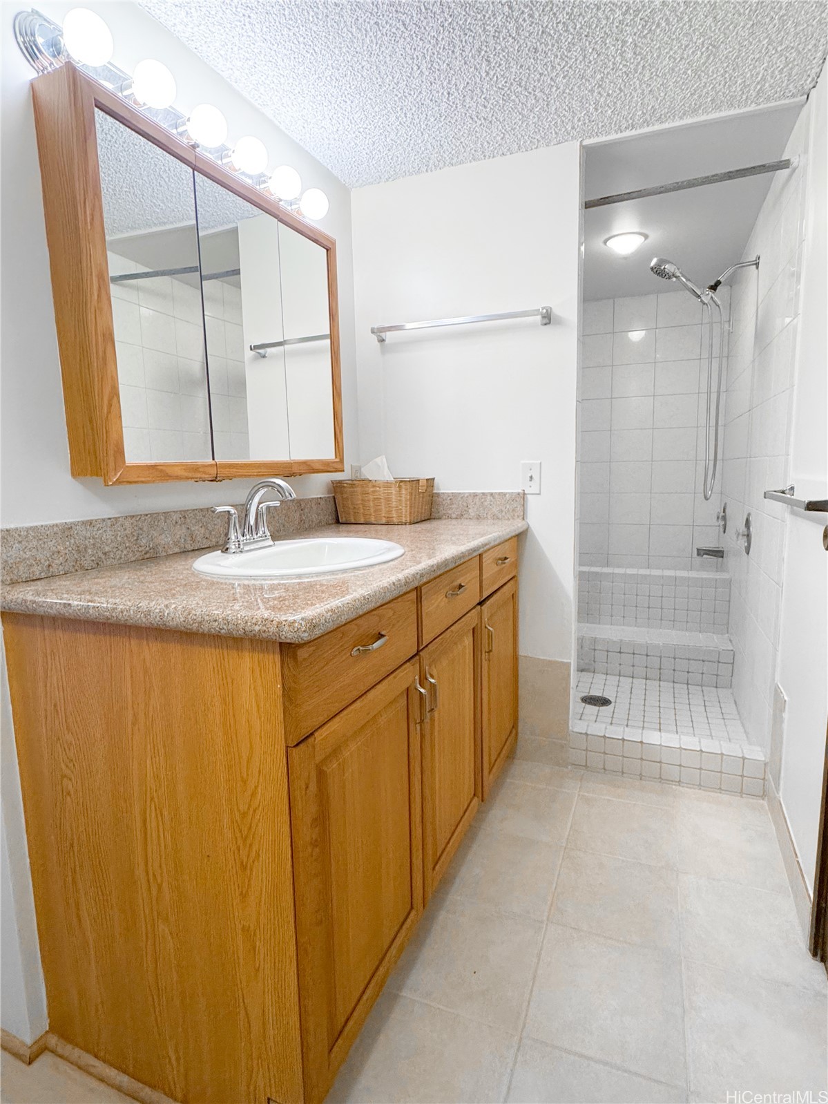 2440 Kuhio Avenue 712 Property Photo 6