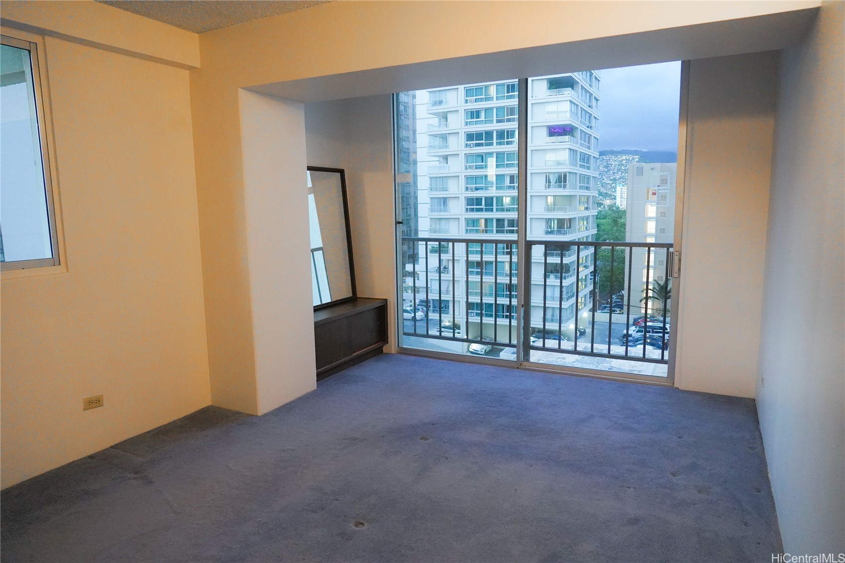 2440 Kuhio Avenue 712 Property Photo 12