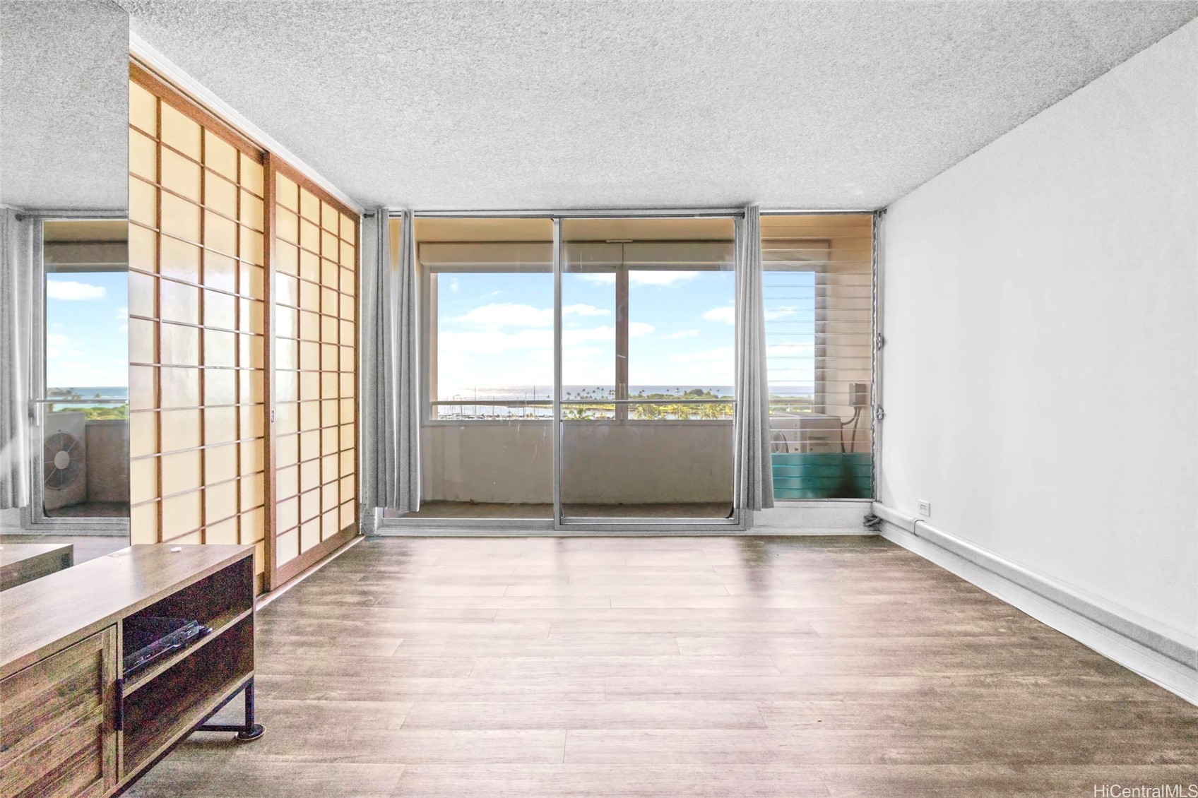 1676 Ala Moana Boulevard 906 Property Photo 5