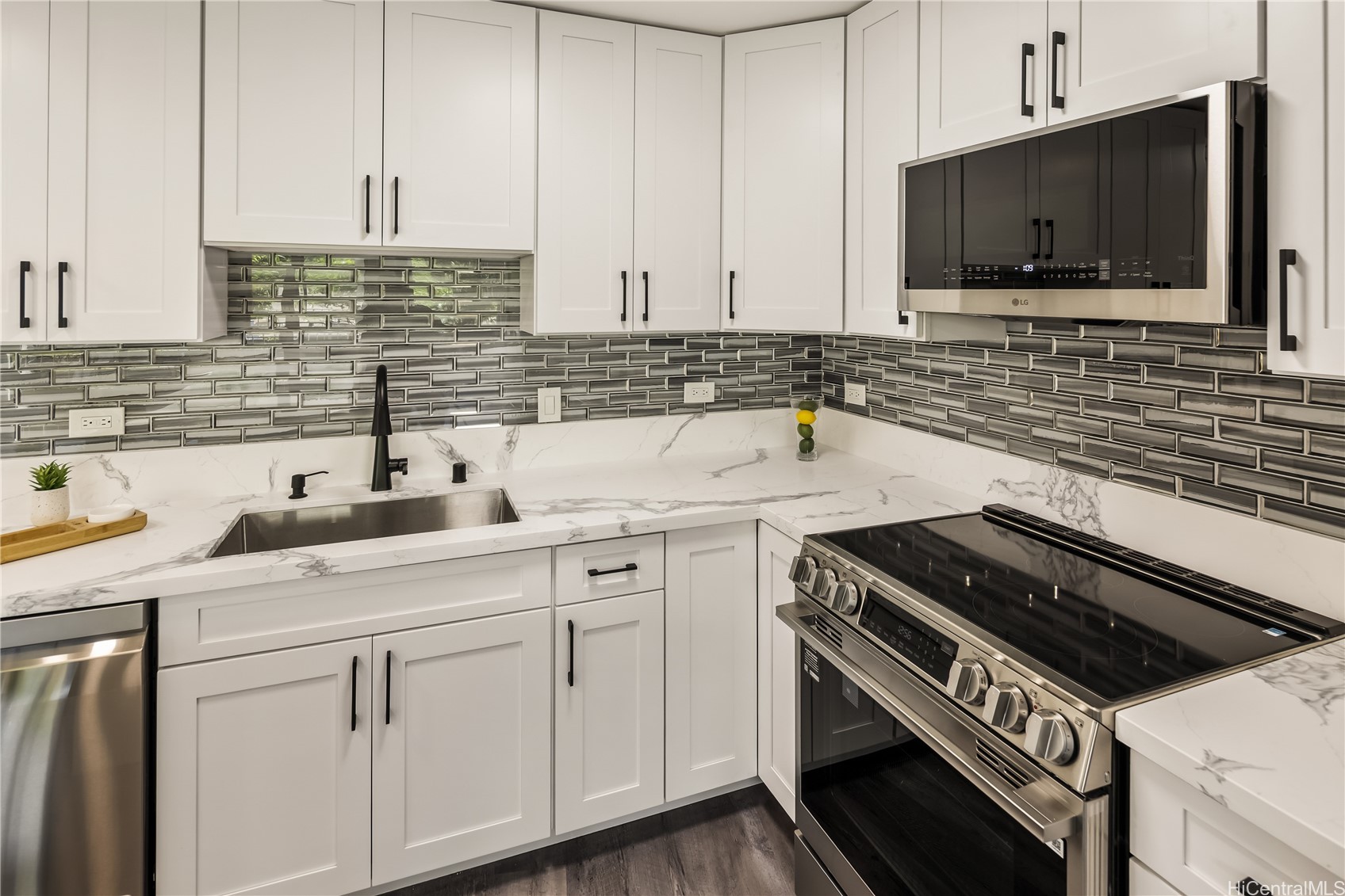1717 Ala Wai Boulevard 306 Property Photo 4