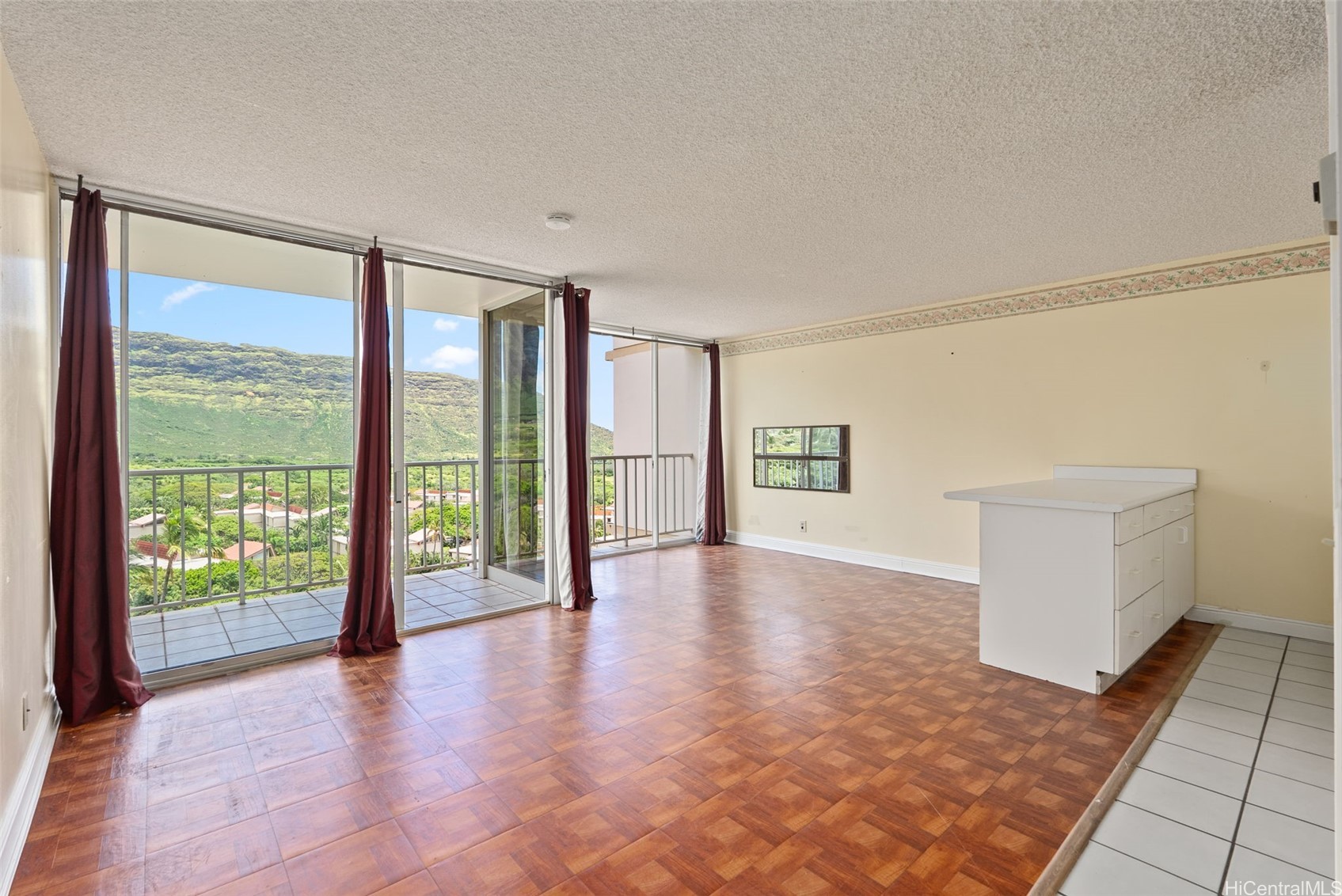84-680 Kili Drive A704 Property Photo 1