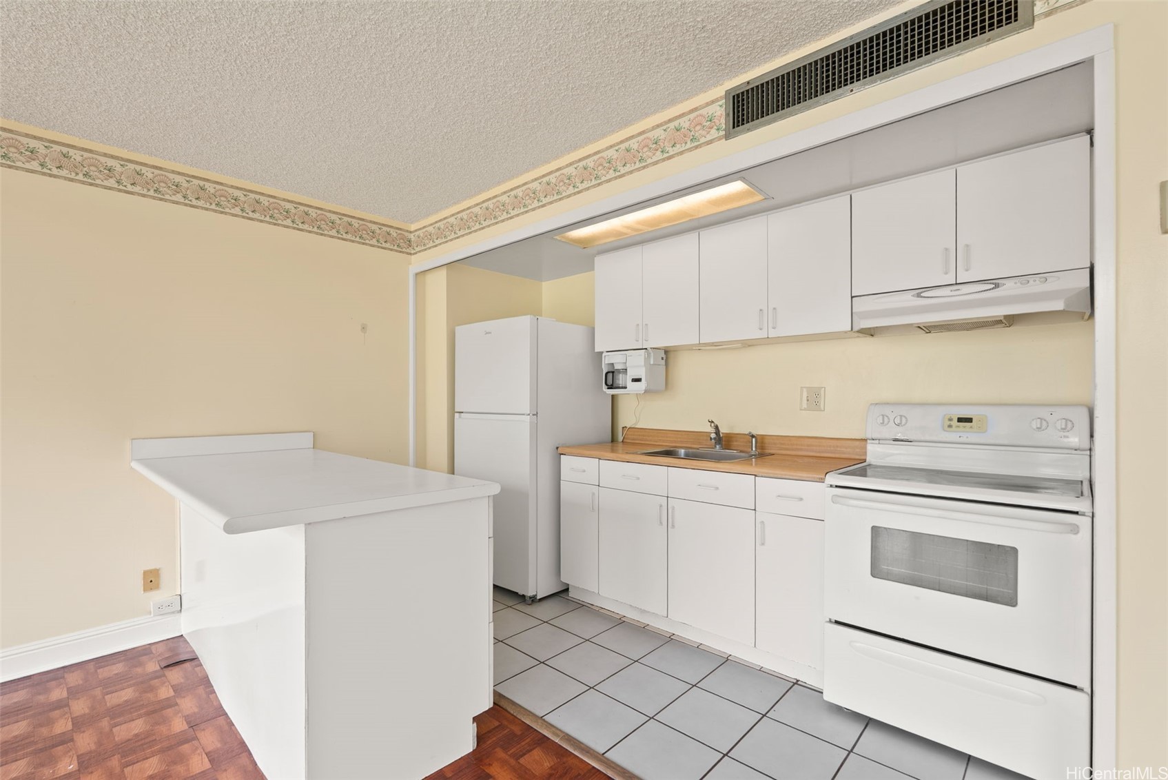 84-680 Kili Drive A704 Property Photo 3