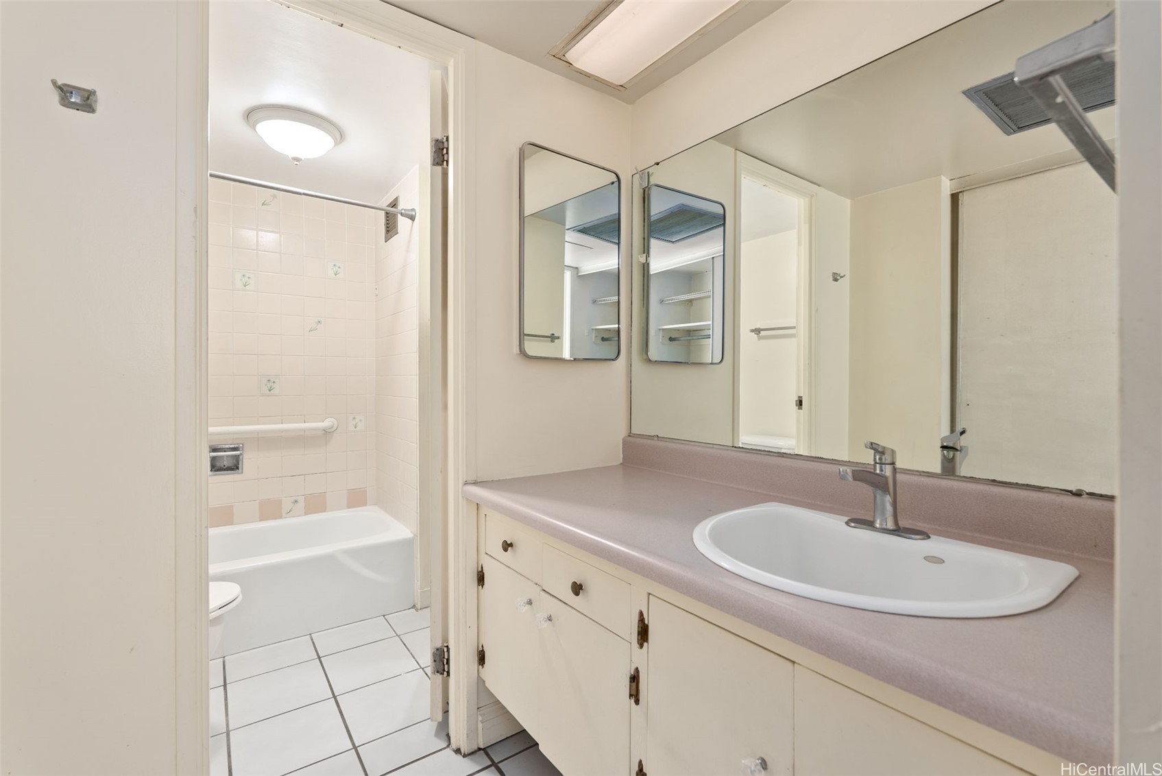 84-680 Kili Drive A704 Property Photo 15