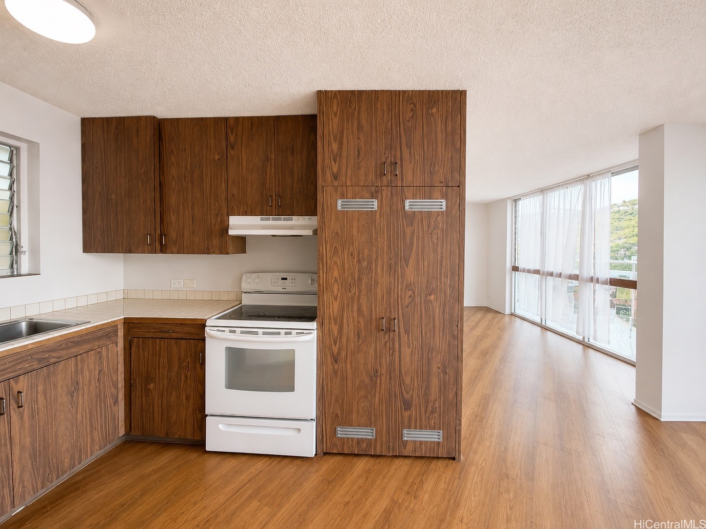 1139 9th Avenue 401 Property Photo 4