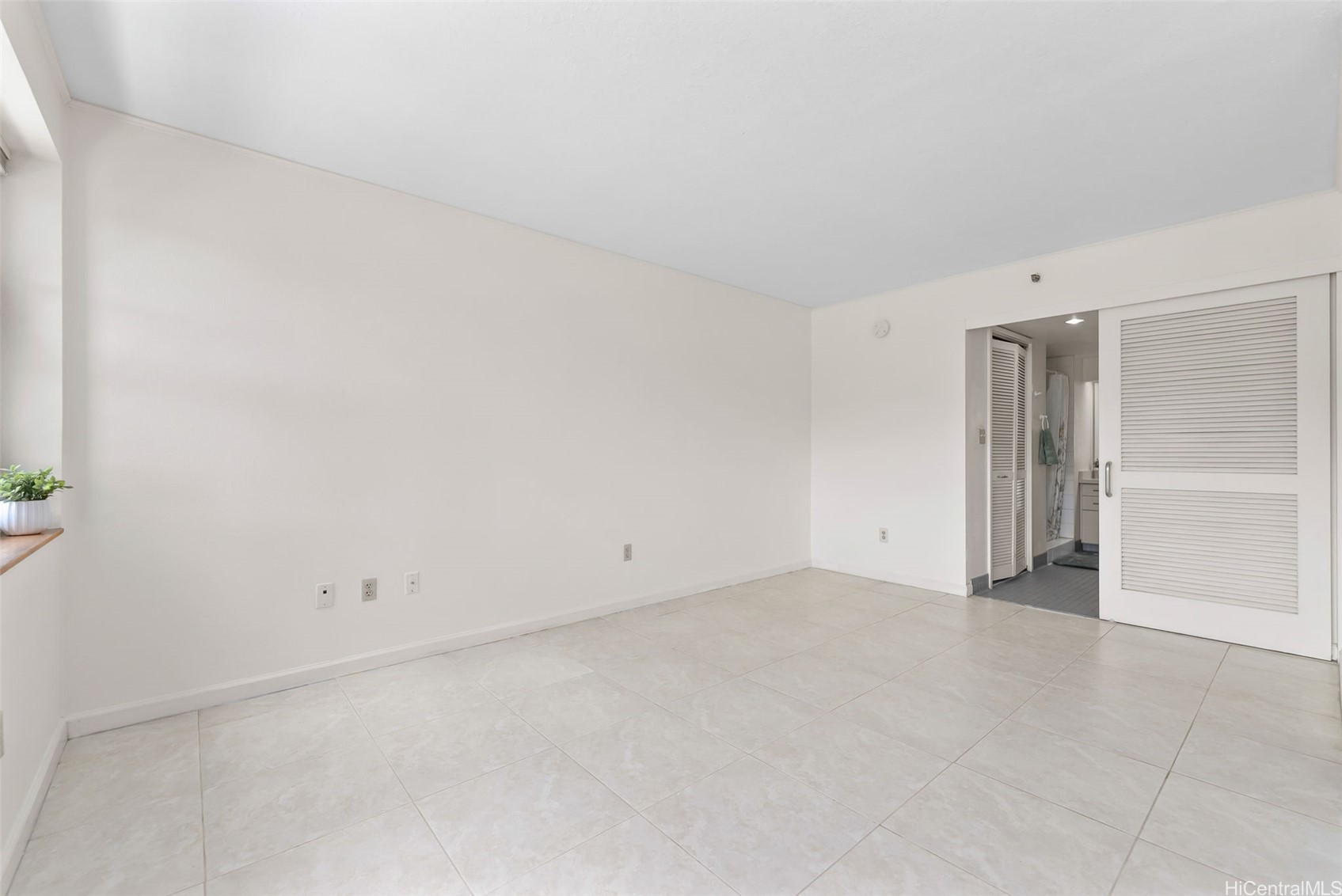545 Queen Street 334 Property Photo 7