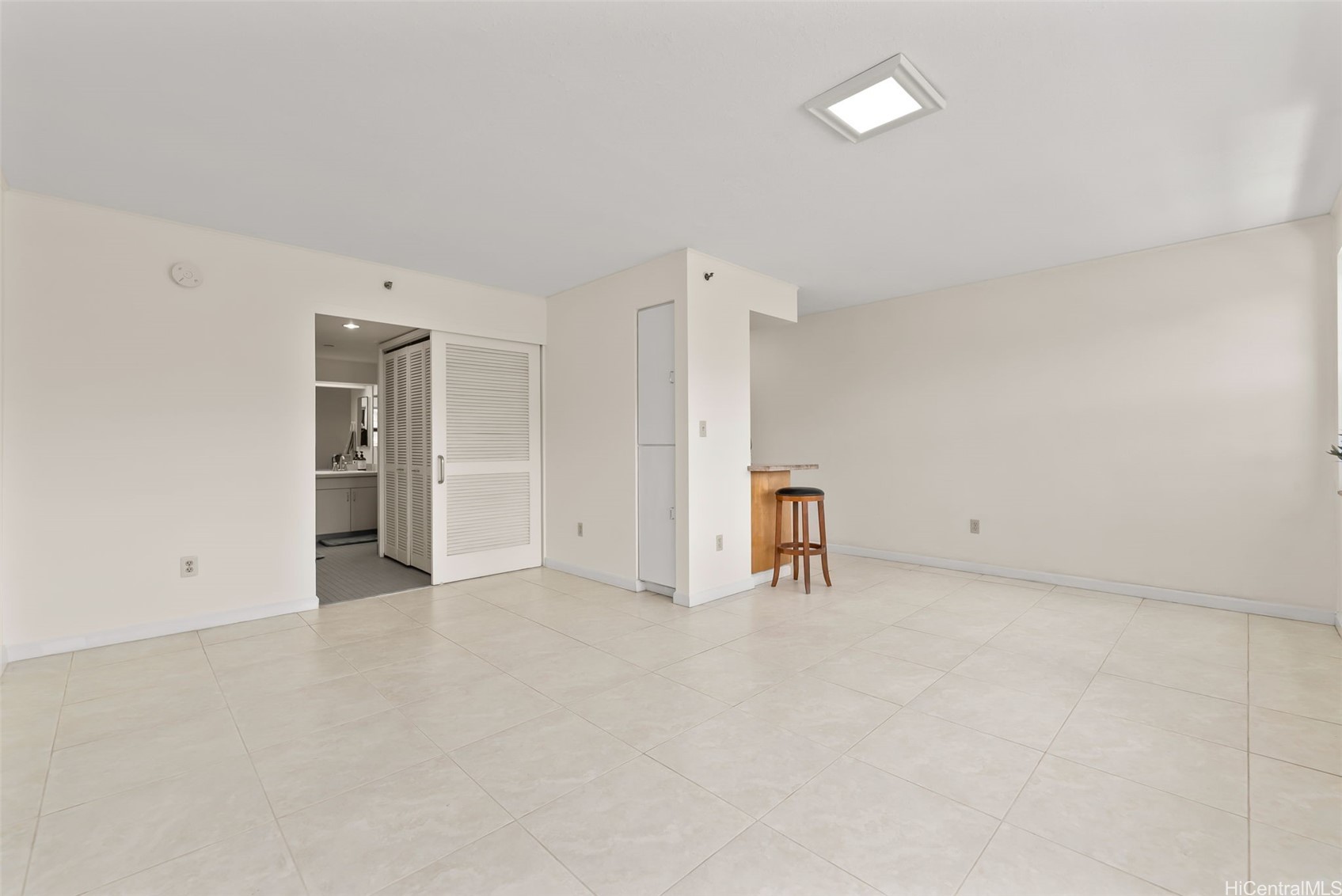 545 Queen Street 334 Property Photo 8