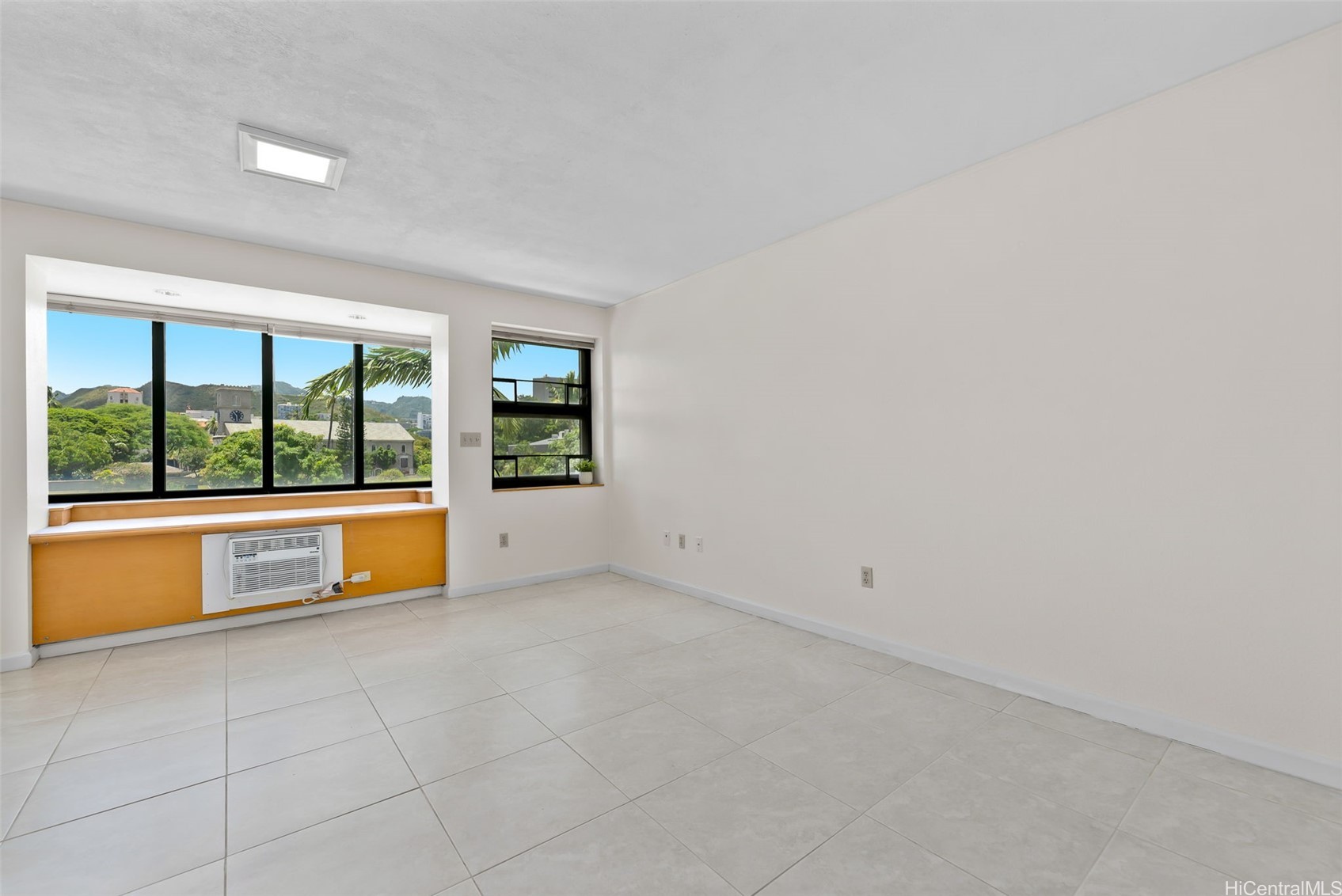 545 Queen Street 334 Property Photo 10