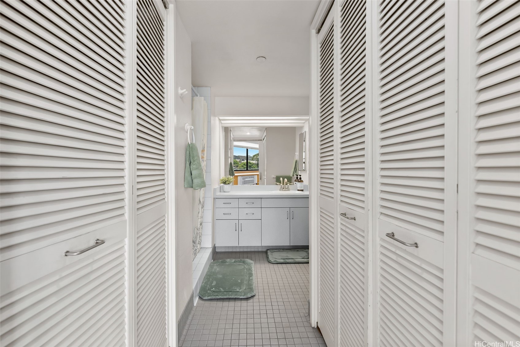 545 Queen Street 334 Property Photo 13