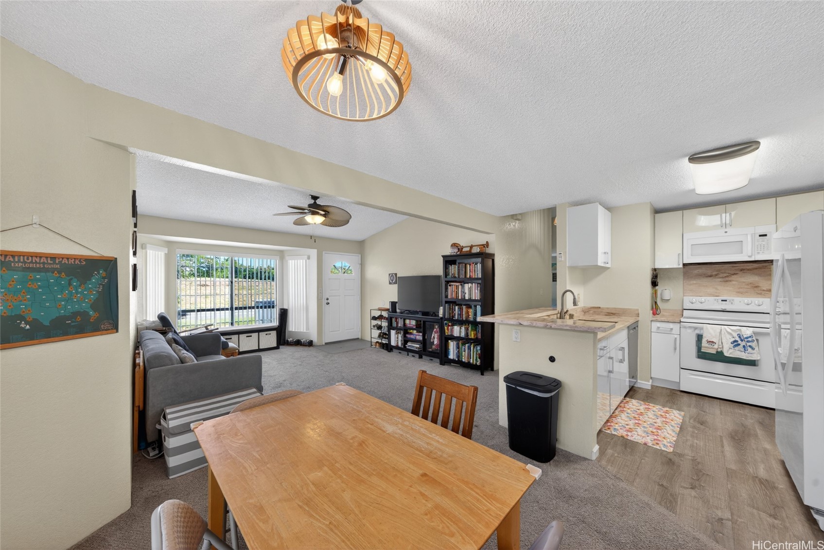 594 Mananai Place 21w Property Photo 6
