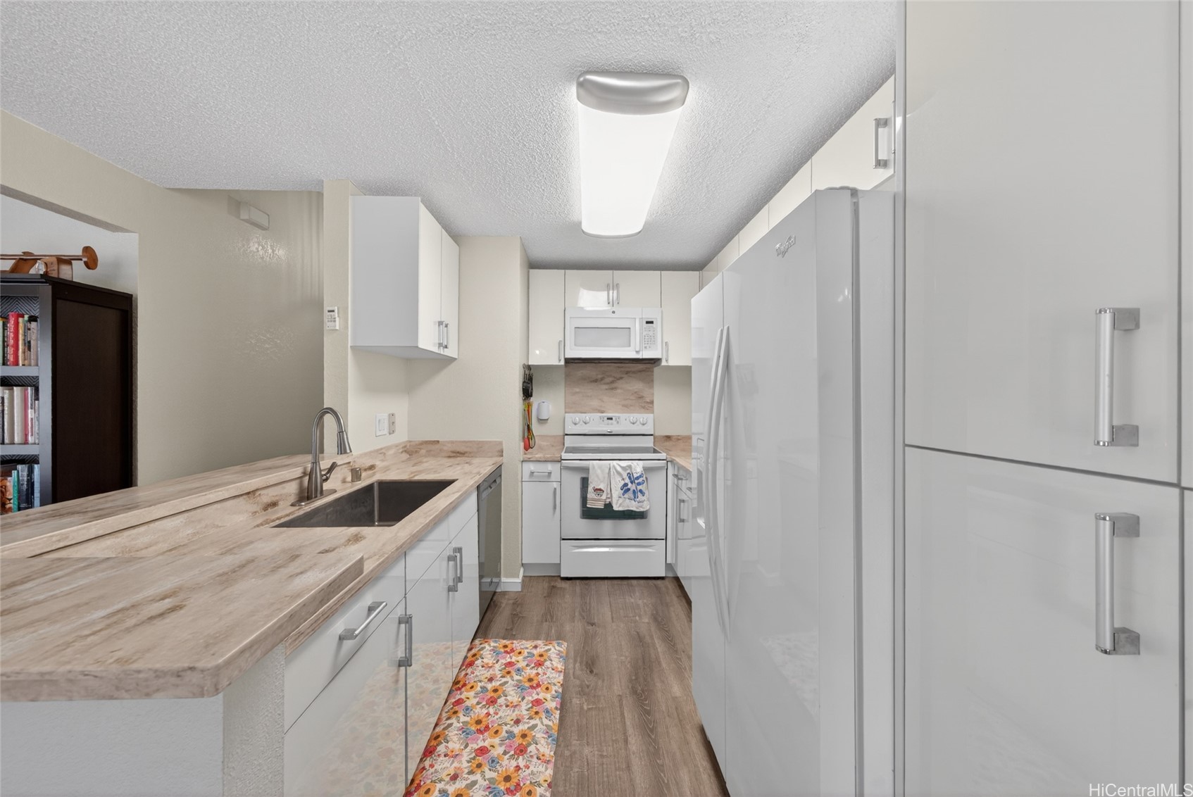 594 Mananai Place 21w Property Photo 7