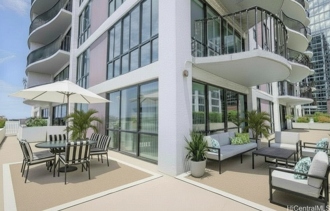 700 Richards Street 706 Property Photo 1