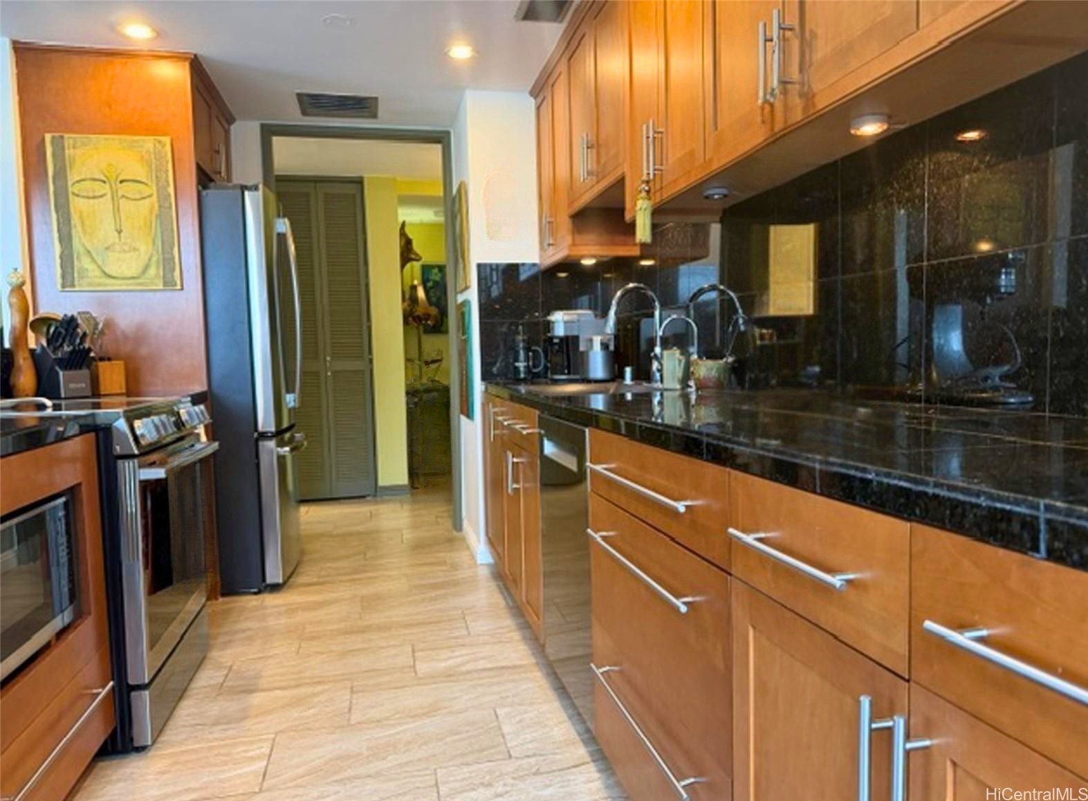 700 Richards Street 706 Property Photo 5