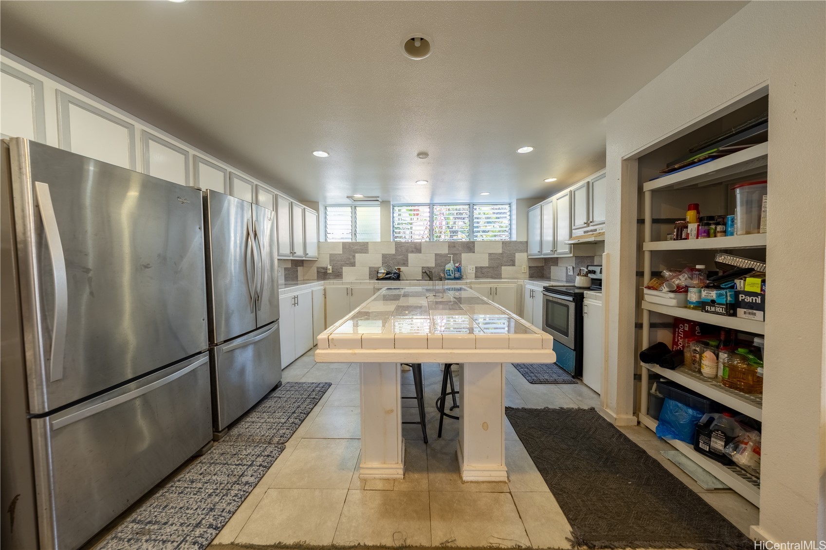 1057 Maluna Street Property Photo 7