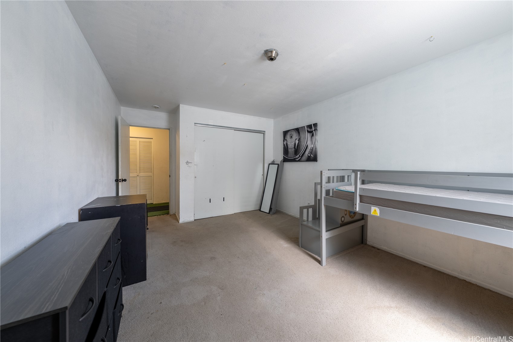 1057 Maluna Street Property Photo 14