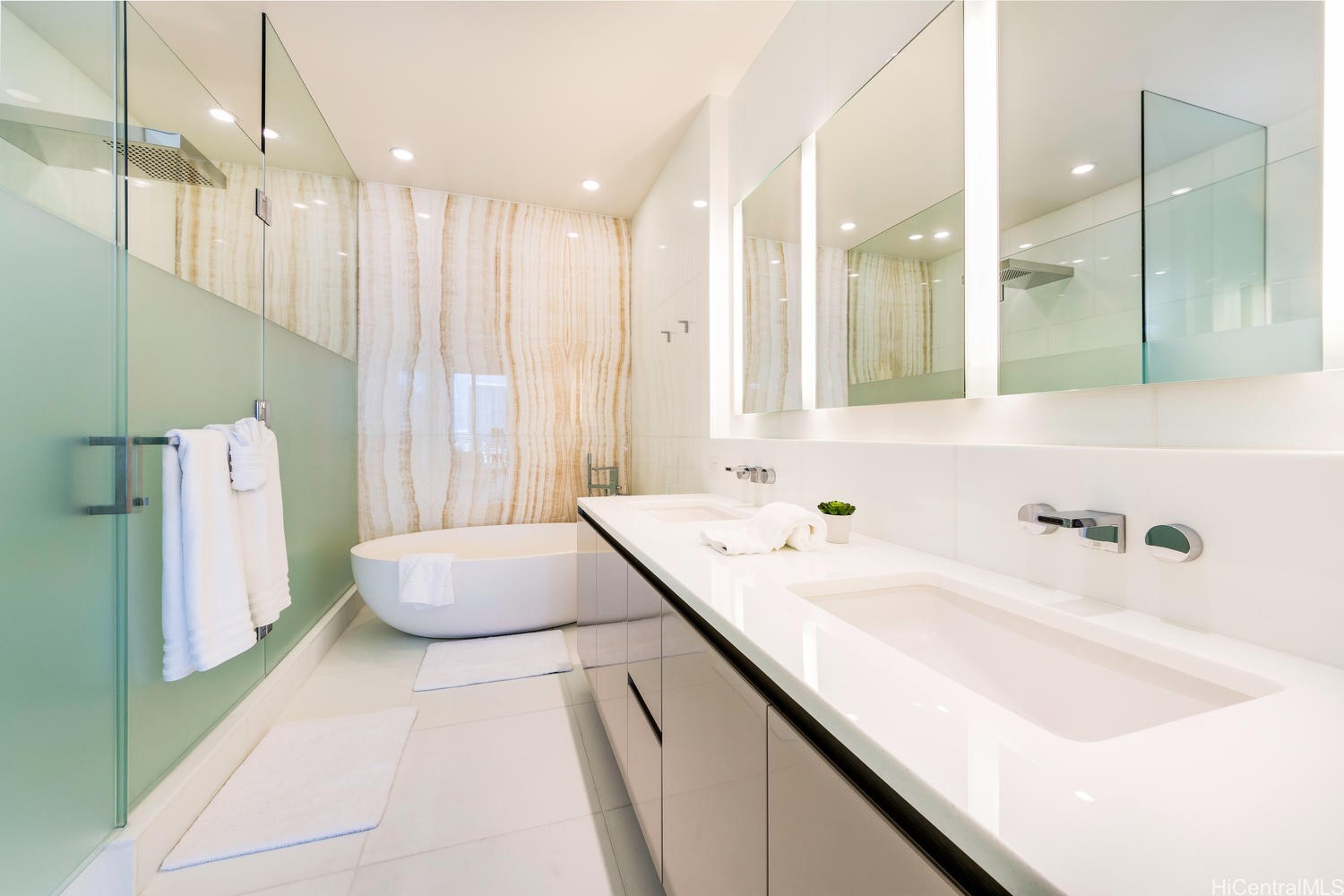 1118 Ala Moana Boulevard 1203 Property Photo 8