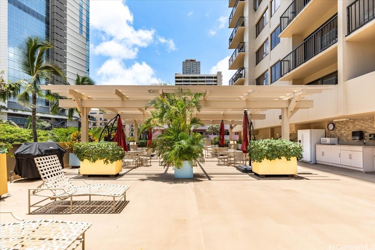 2140 Kuhio Avenue 2007 Property Photo 20