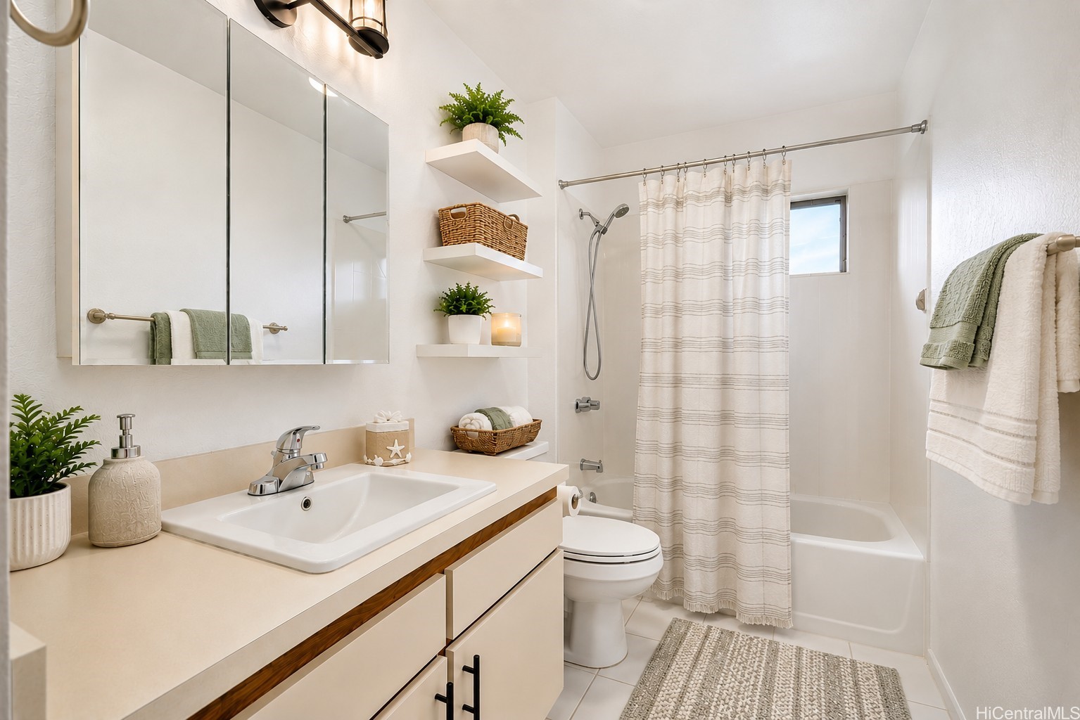 95-349 Kuahelani Avenue B-2 Property Photo 6
