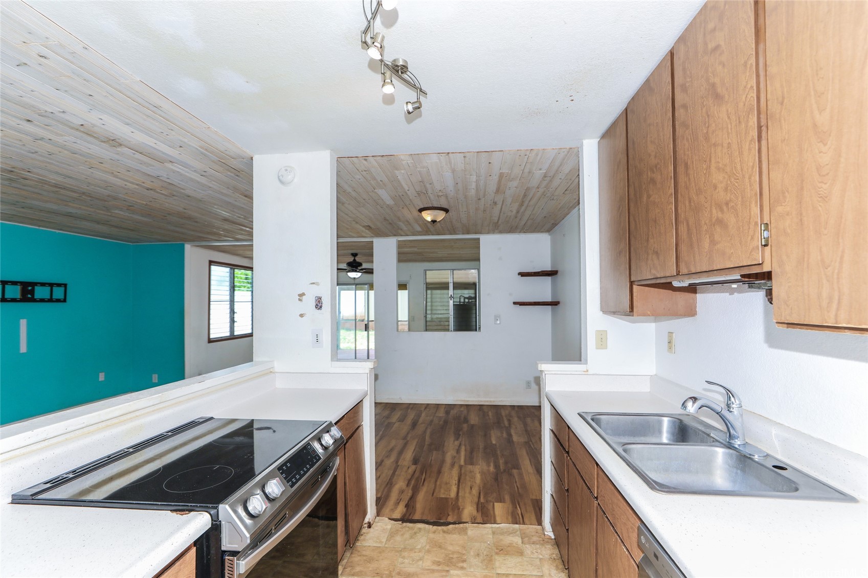 202611113 Property Photo 6