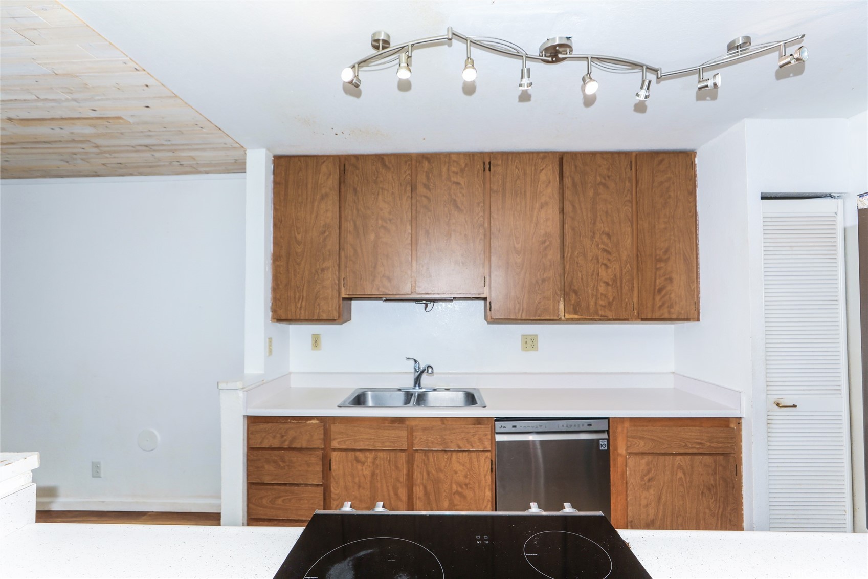 202611113 Property Photo 7