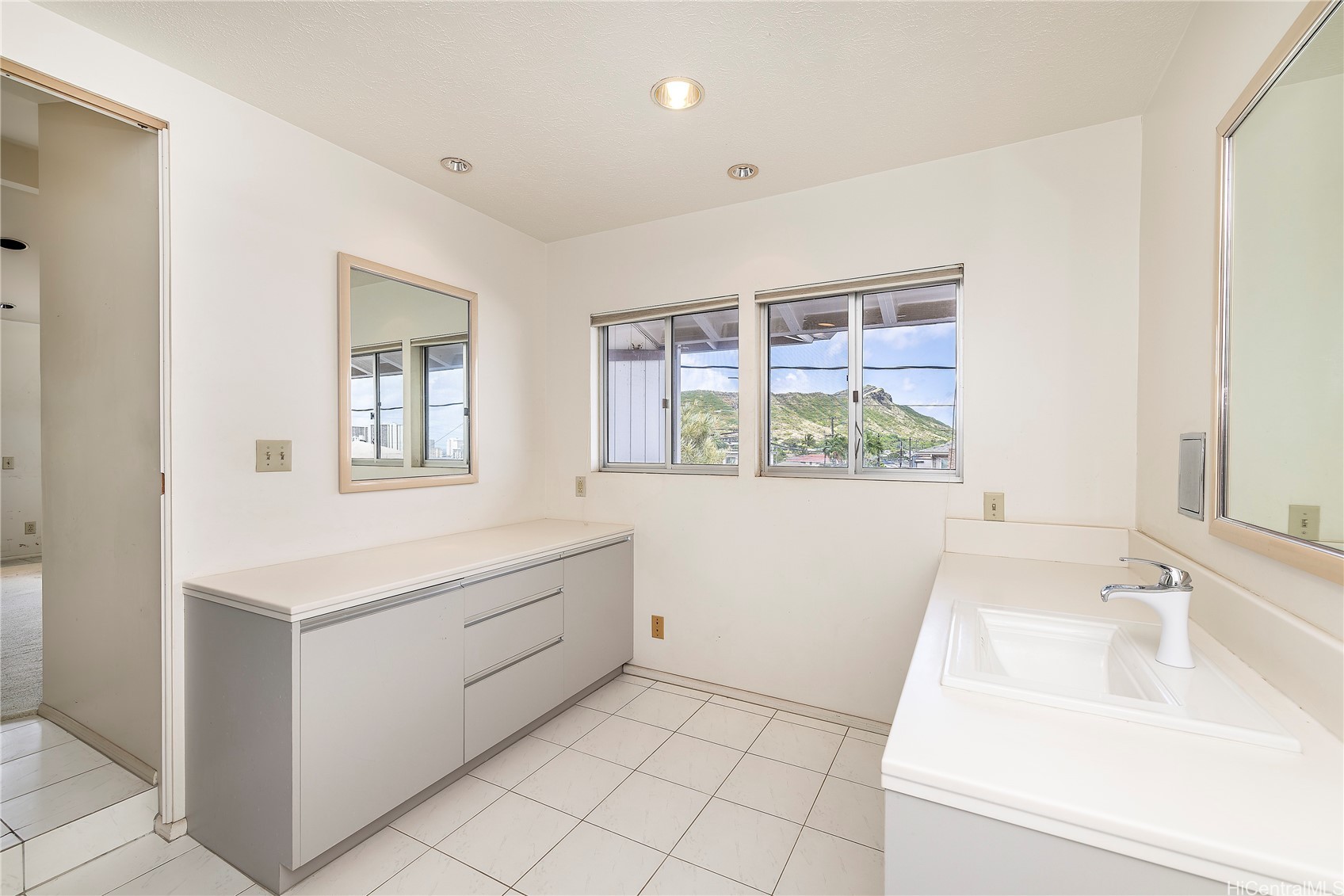 648 10th Avenue Property Photo 12