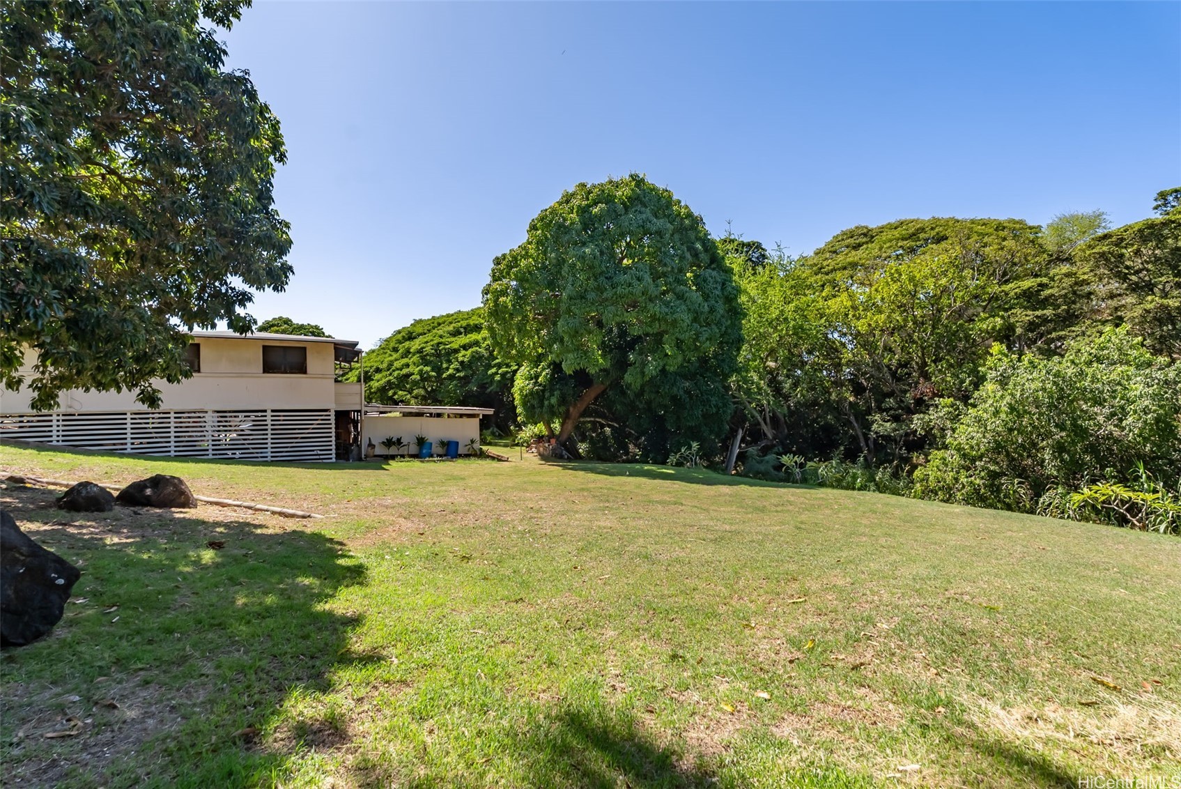 1758-a Gulick Avenue Property Photo 6