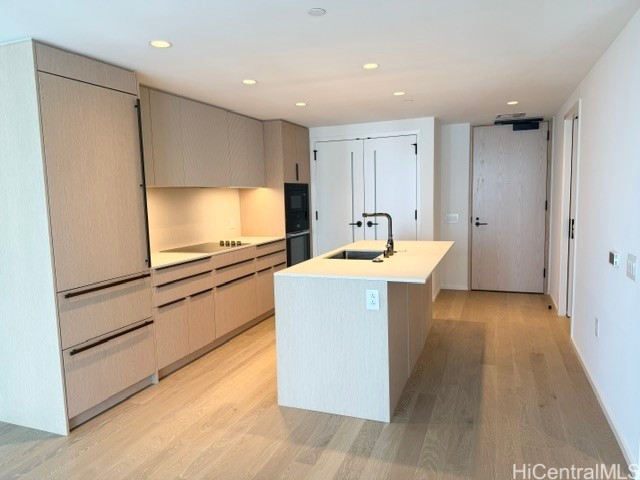 333 Ward Avenue 1706 Property Photo 2