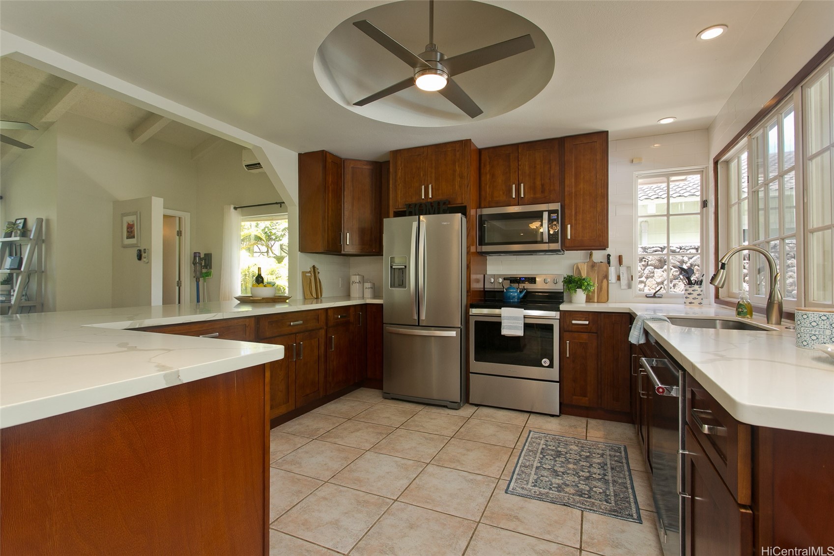 6857 Niumalu Loop Property Photo 4