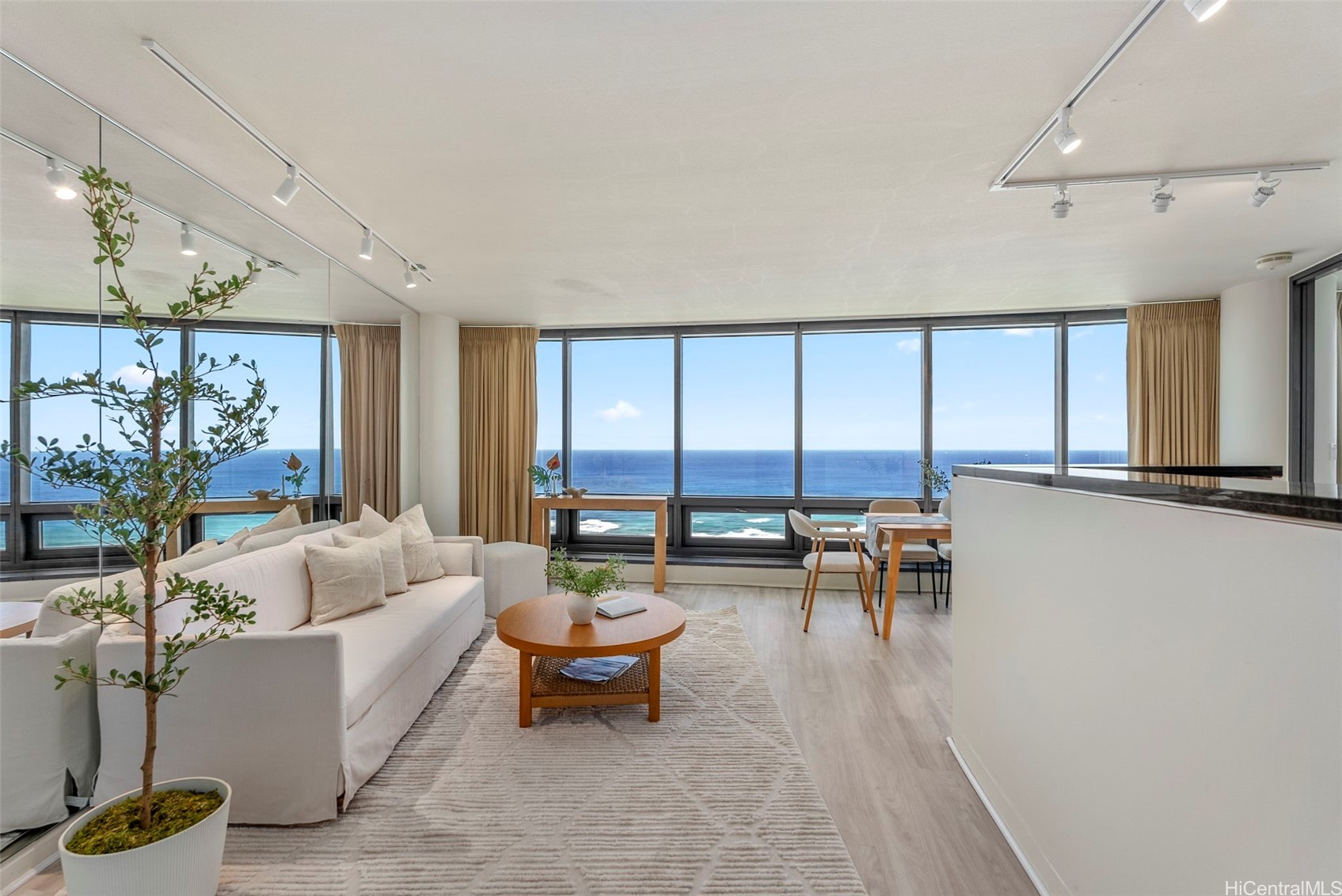 1330 Ala Moana Boulevard 3704 Property Photo 2