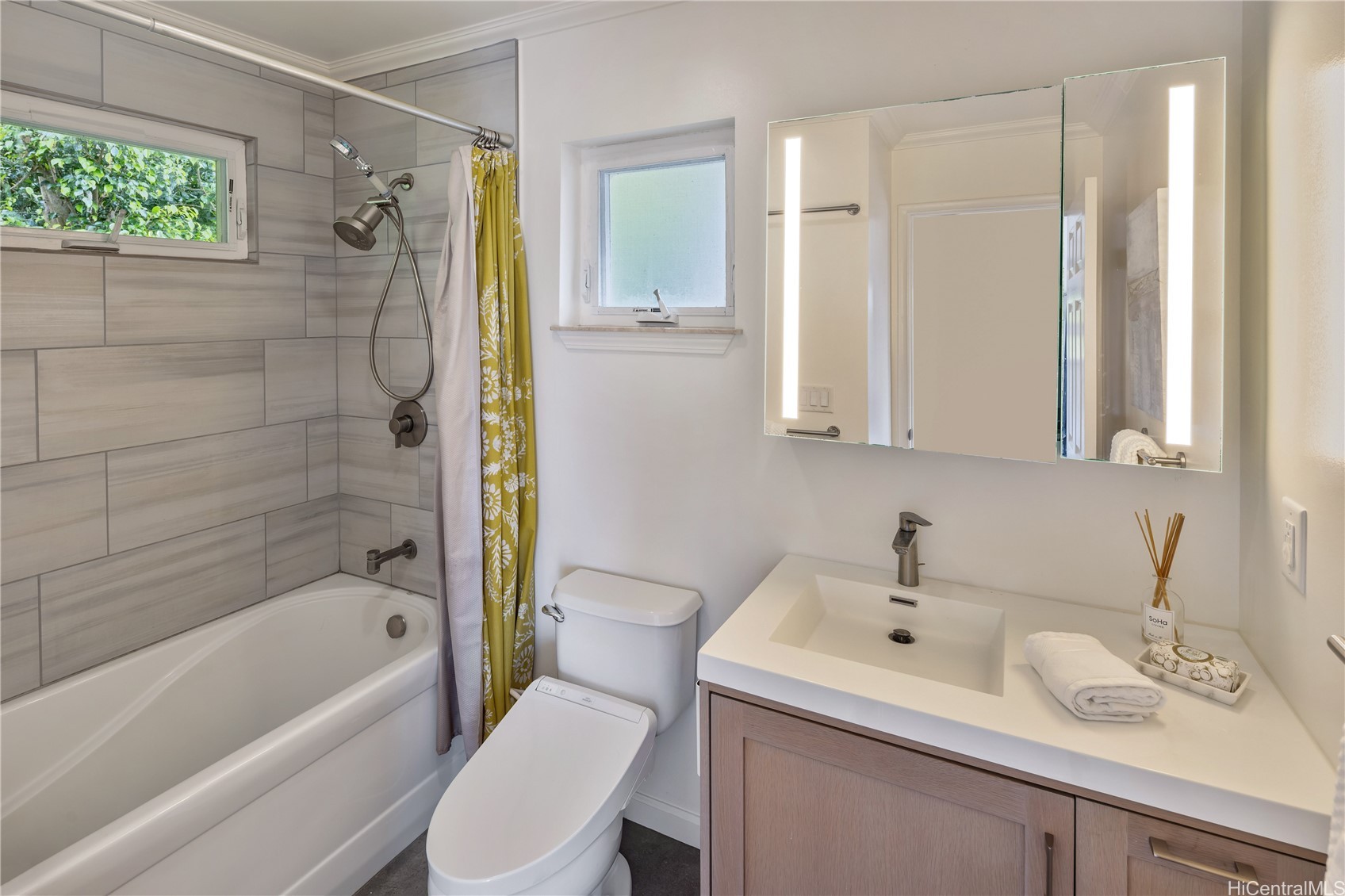 718 Alewa Drive Property Photo 17