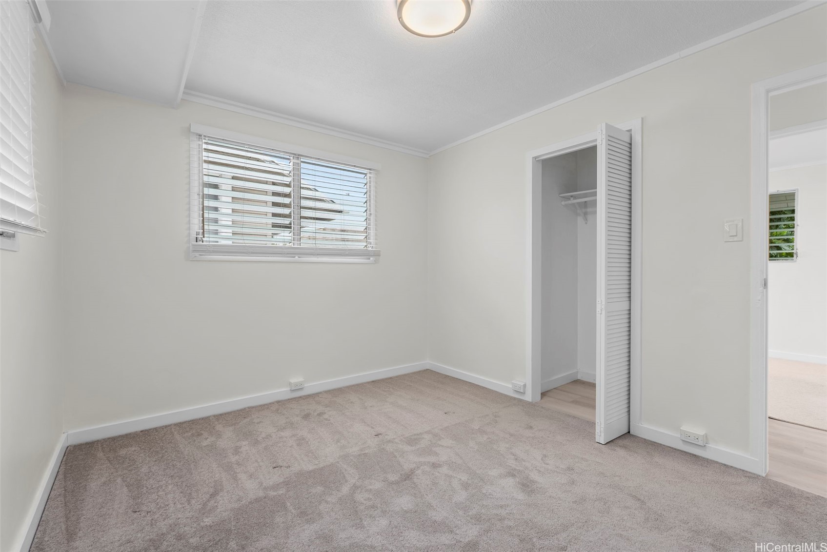 1113 Villa Lane Property Photo 16