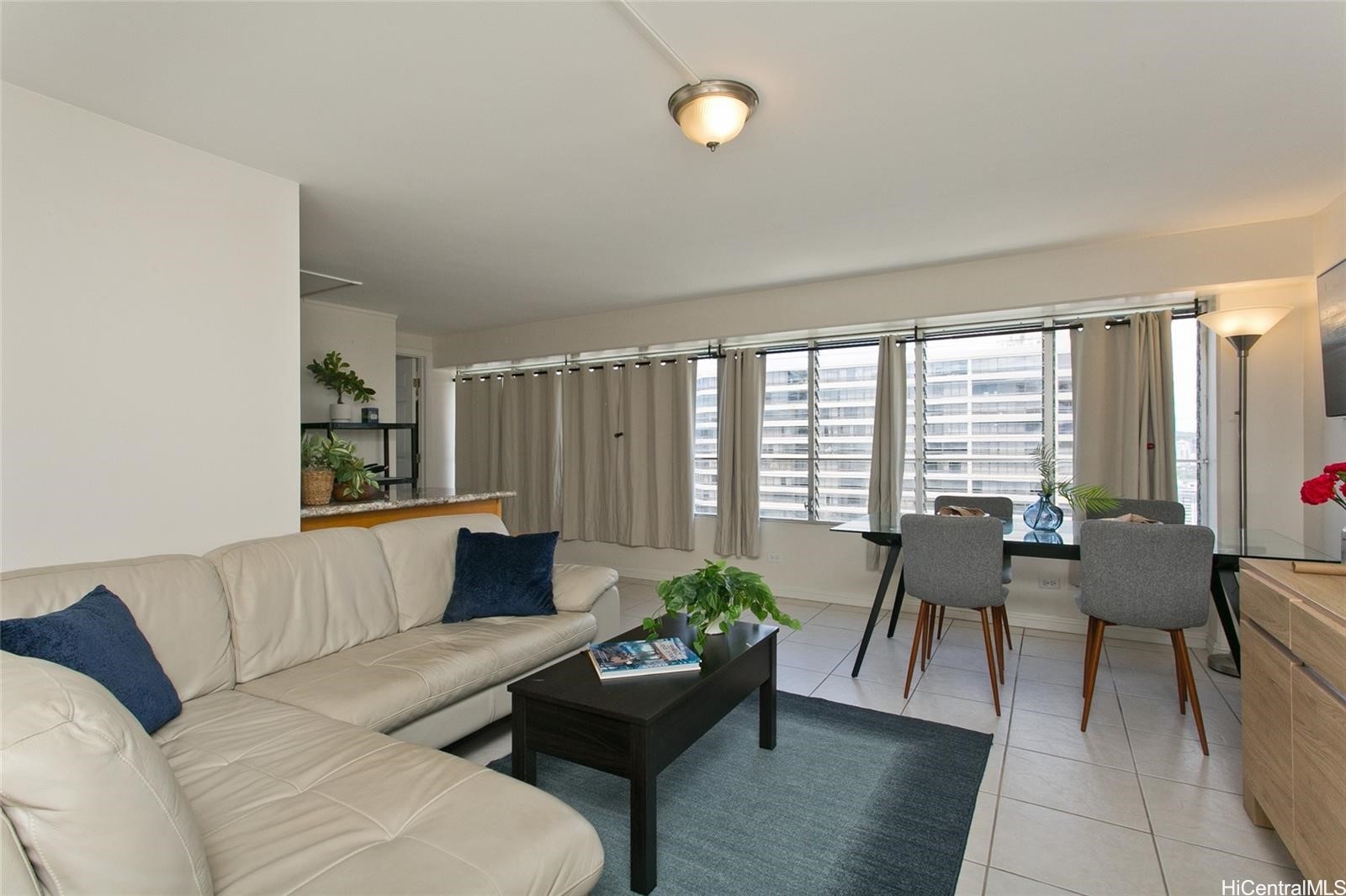 2525 Date Street 3706 Property Photo 4