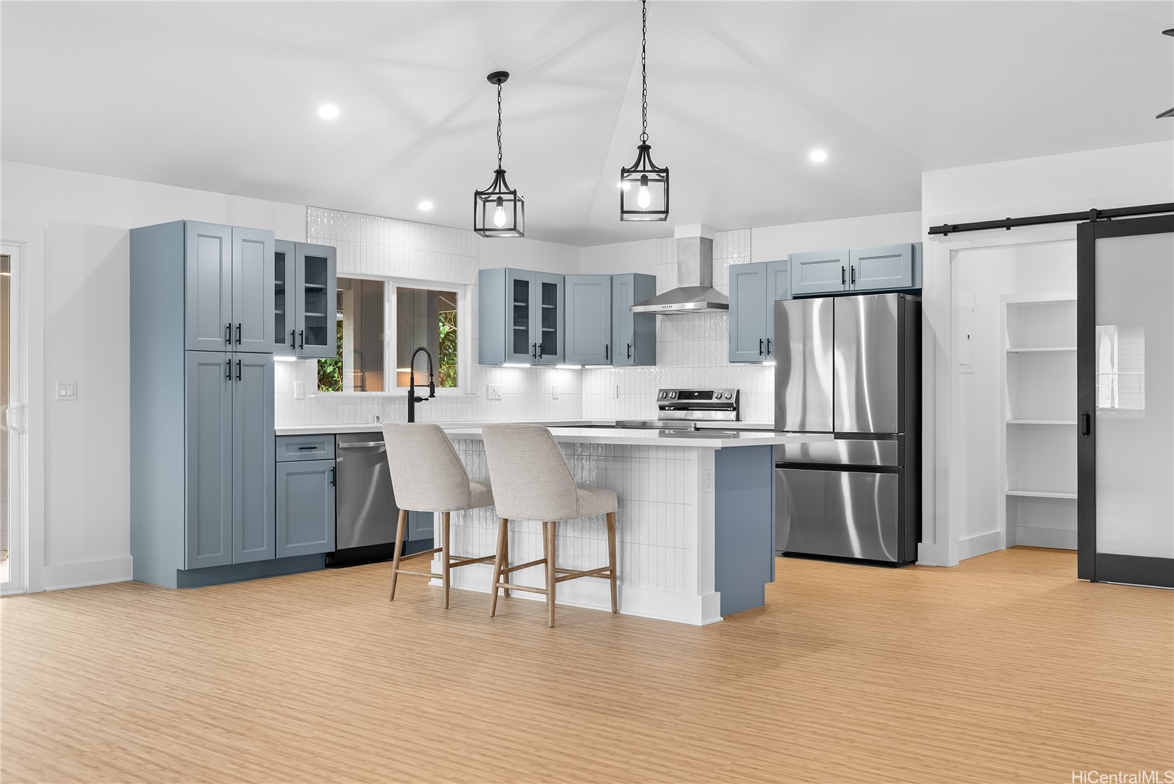 15-1688 Beach Road Property Photo 3