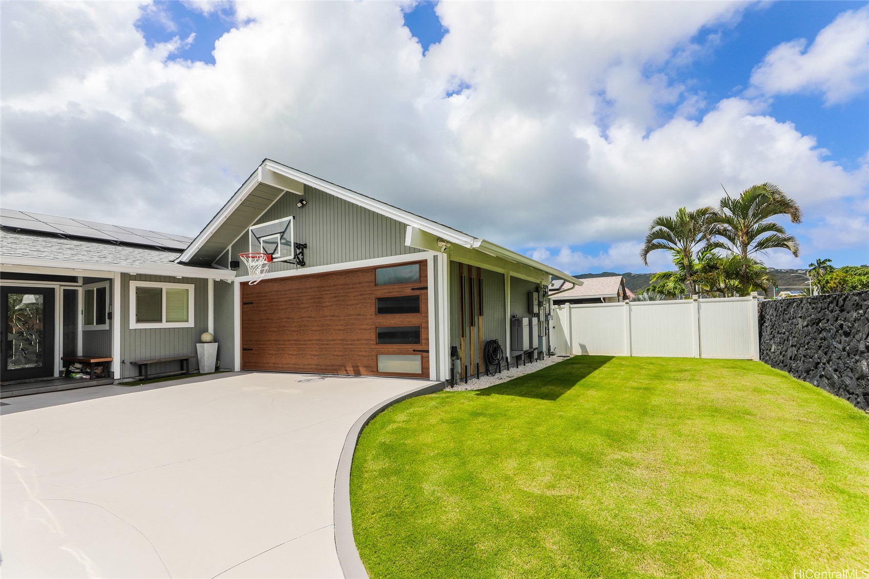 654 Lunalilo Home Road Property Photo 2